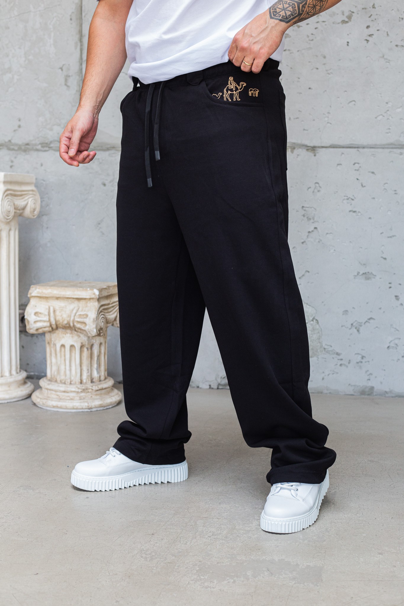 Arka Kısmı Nakış Detaylı Baggy Kalıp Esofman (JGS73)