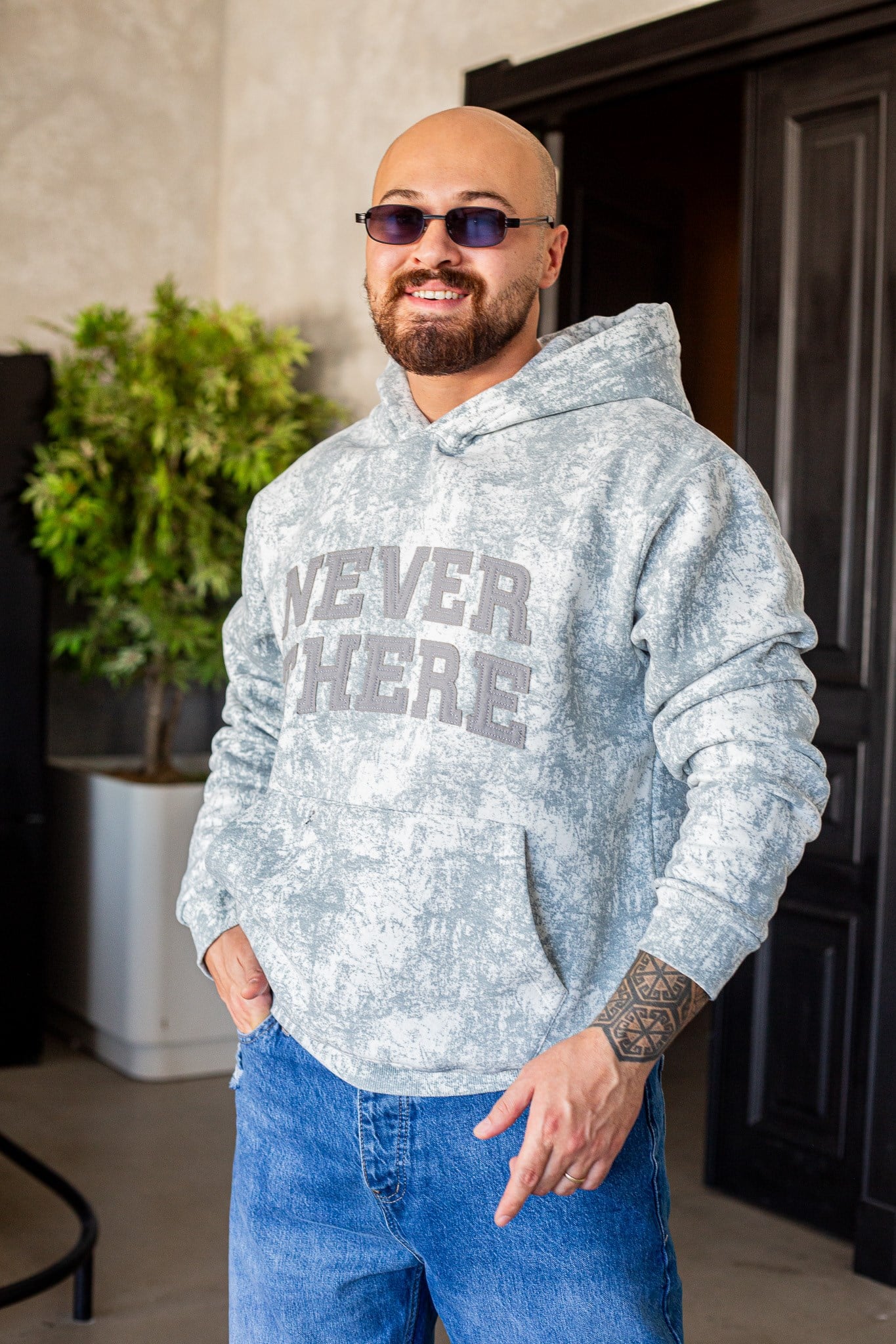 Erkek Asit Yıkama Nakış Detaylı Kapüşonlu Kanguru Cepli Sweatshirt (SVTB103)
