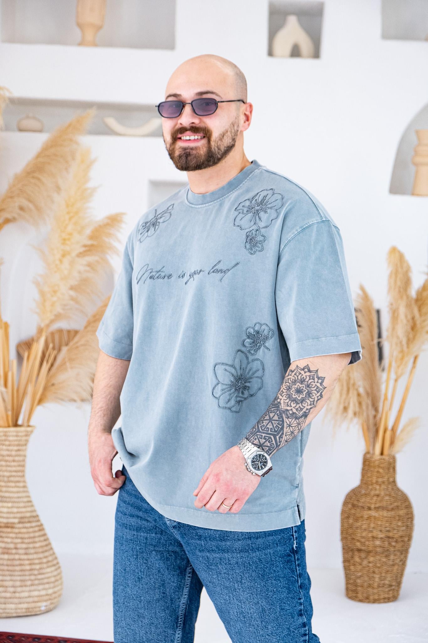 Nakışlı ve Sırtı Parça Detaylı Yıkamalı OversizeT-Shirt (TSG72)