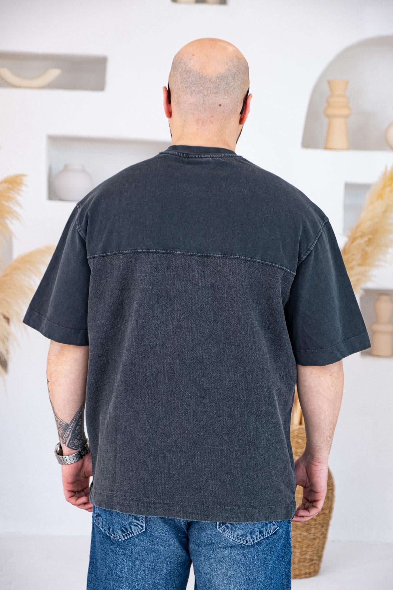 Nakışlı ve Sırtı Parça Detaylı Yıkamalı OversizeT-Shirt (TSS72)
