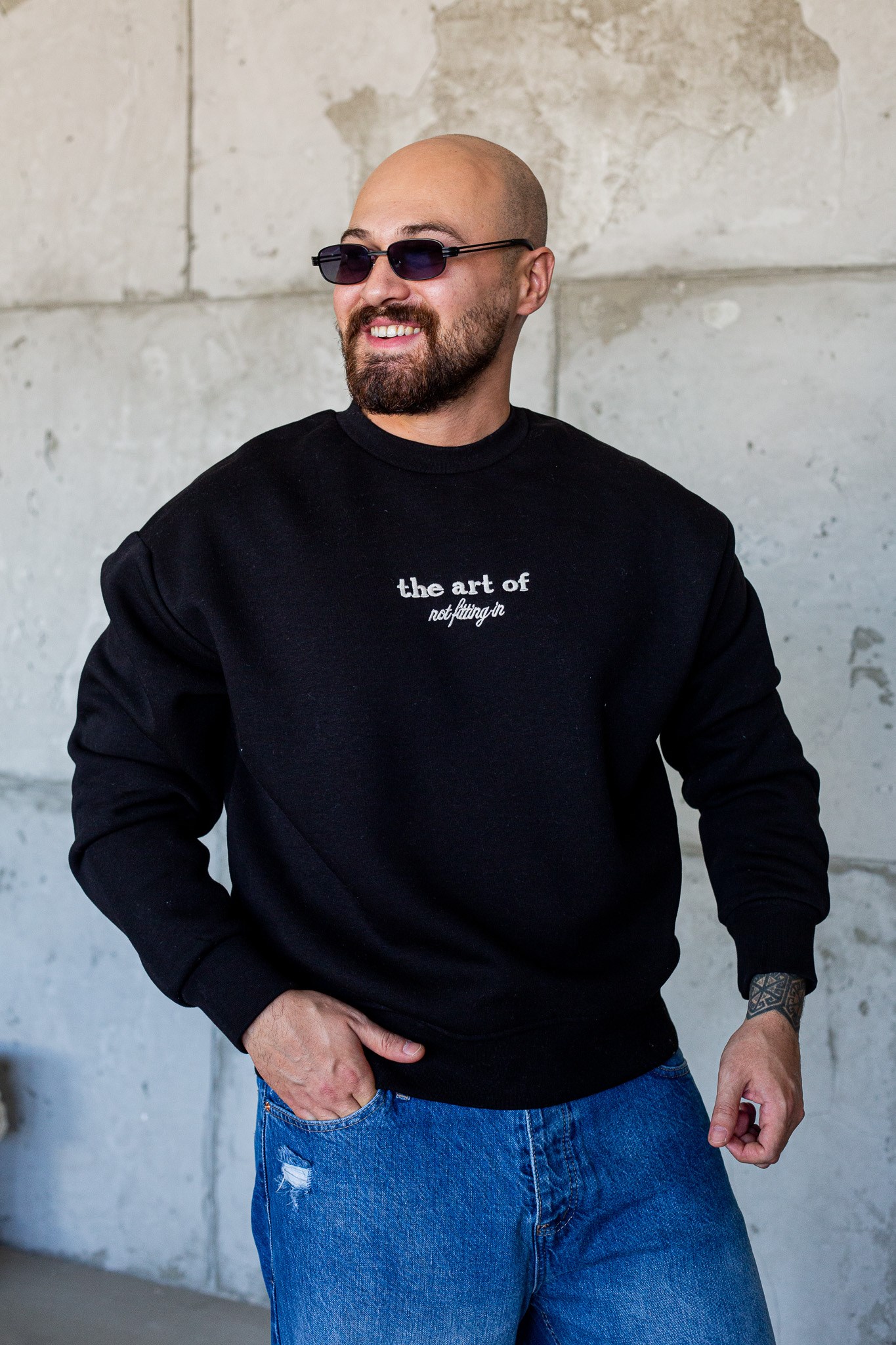 Sırt Şapka ve Bandana Nakışlı Bisiklet Yaka Sweatshirt (SVTS104)