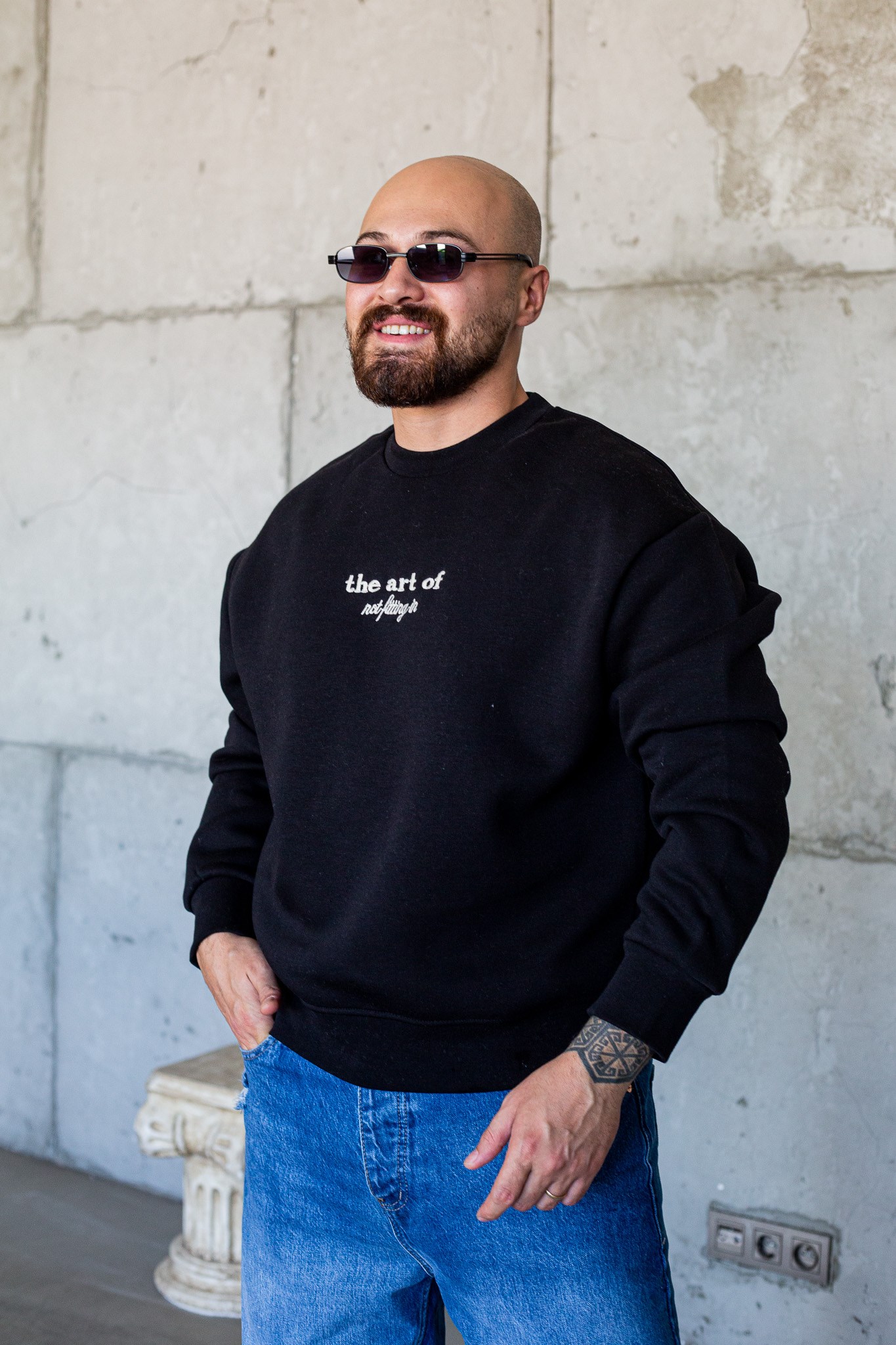 Sırt Şapka ve Bandana Nakışlı Bisiklet Yaka Sweatshirt (SVTS104)