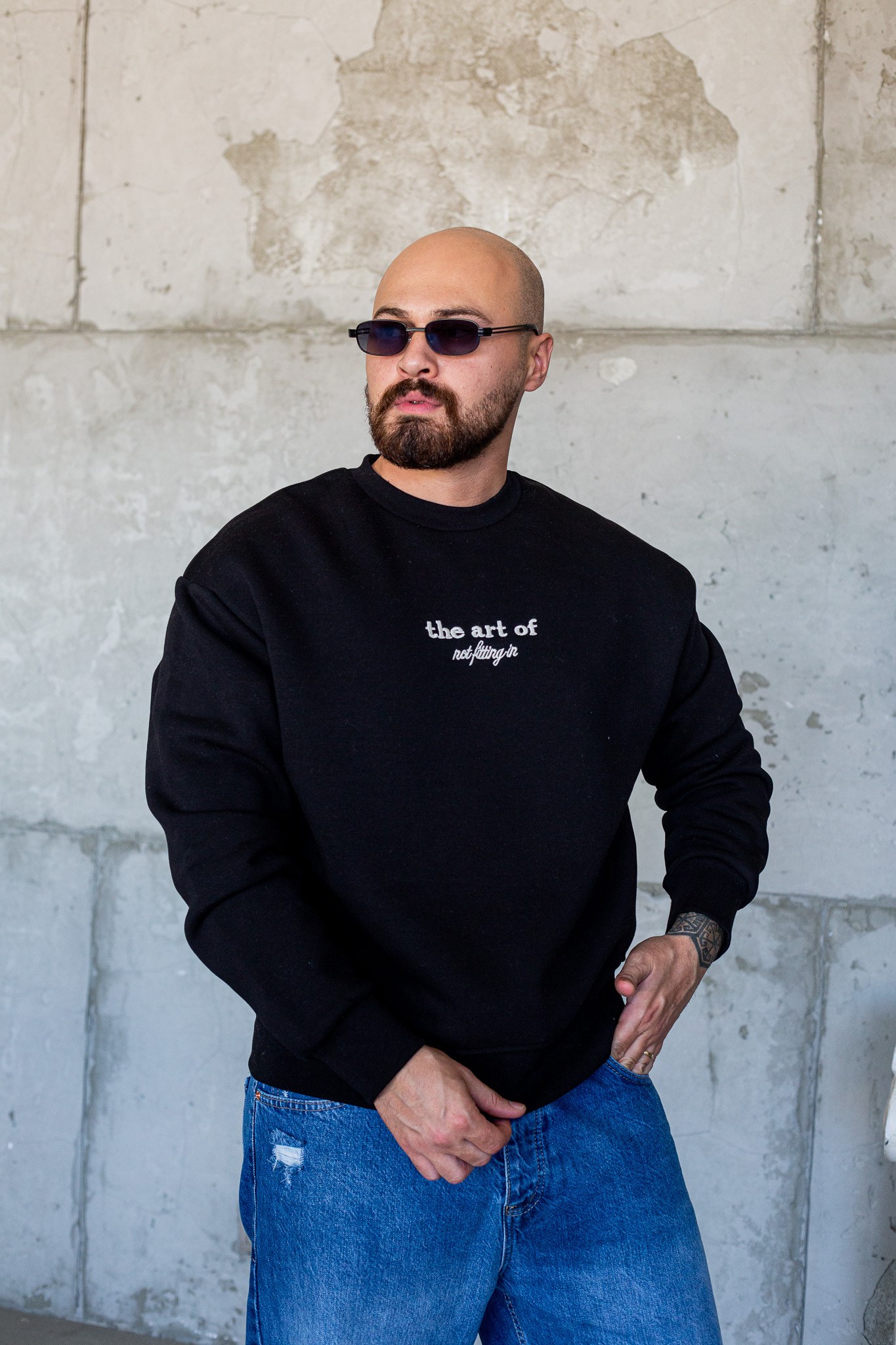 Sırt Şapka ve Bandana Nakışlı Bisiklet Yaka Sweatshirt (SVTS104)