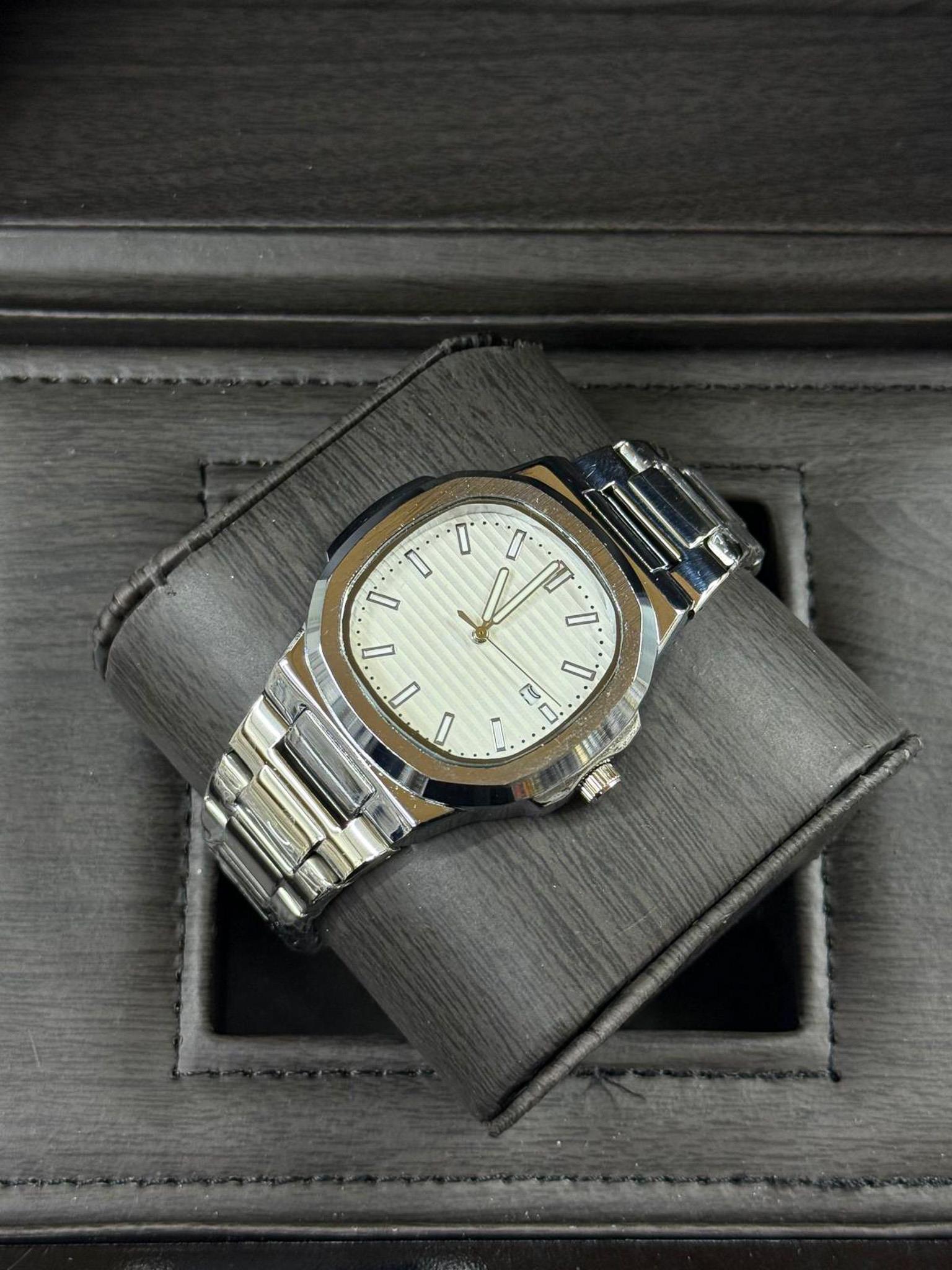 Çelik Kordon Lüks Erkek Kol Saati - Nautilus Serisi (32)