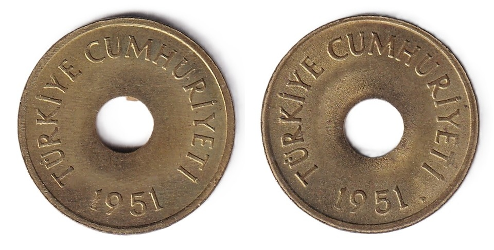 1934-1957 Dönemi Madeni Paraları1 Kuruş (1951.) Noktalı (1951) Noktasız ÇİL Takım