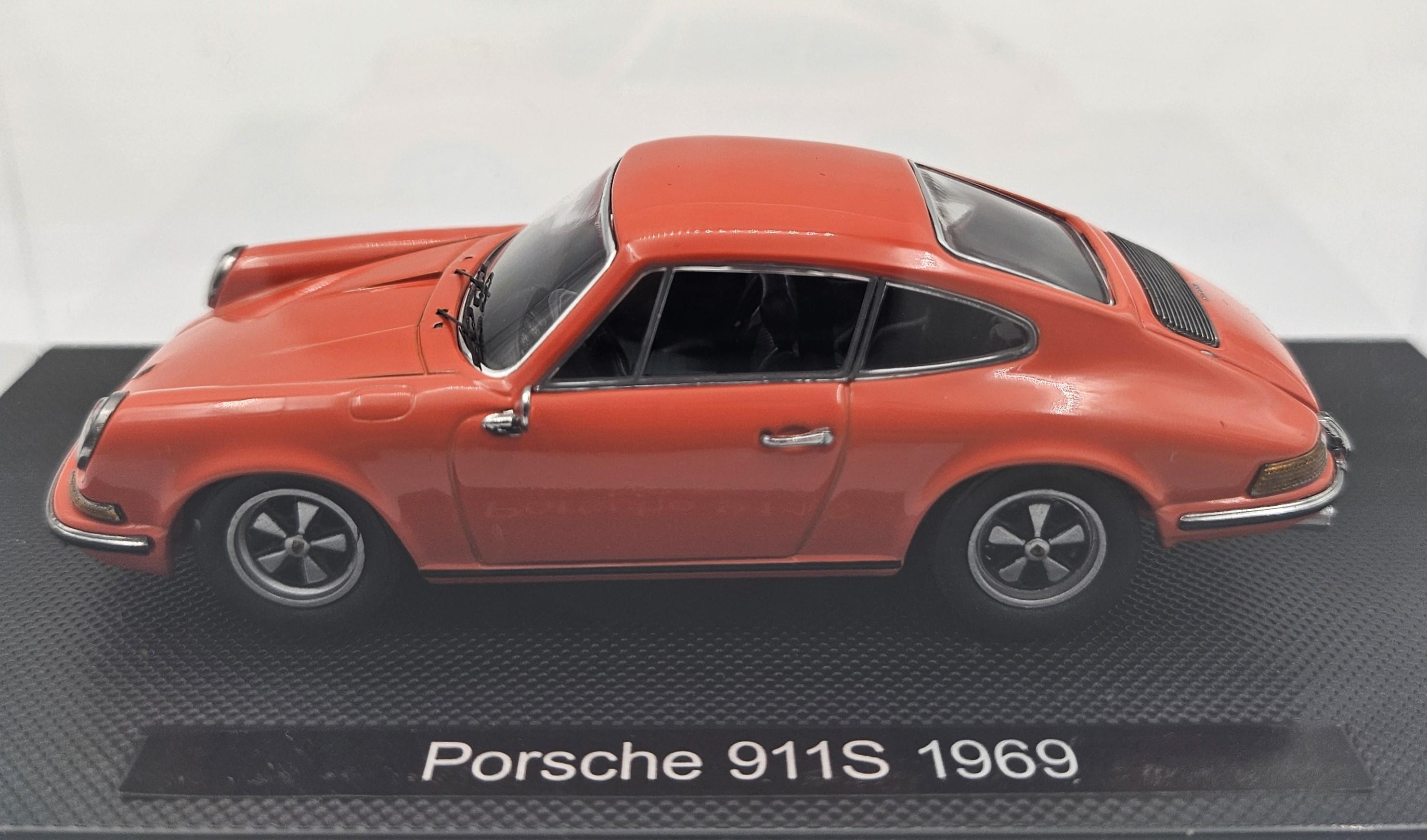 ★カスタム車★スズキキャリーバン（1969）1/43ミニカー改造車　希少！ ☆カスタム車☆スズキキャリーバン（1969）1/43ミニカー改造車