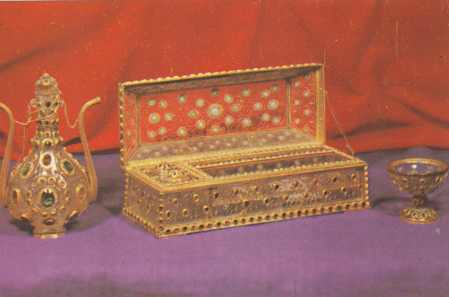 Kartpostal16. Yüz Yıl Eseri, Üzeri Kıymetli Taşlarla Süslü Mücevher Kutusu ve İbrik, Topkapı Sarayı, İstanbul Kartpostalı