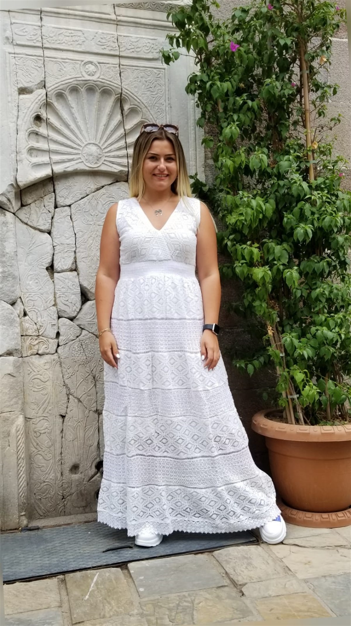 Beyaz İtalyan Beli Lastikli Kolsuz İçi Astarlı Elbise