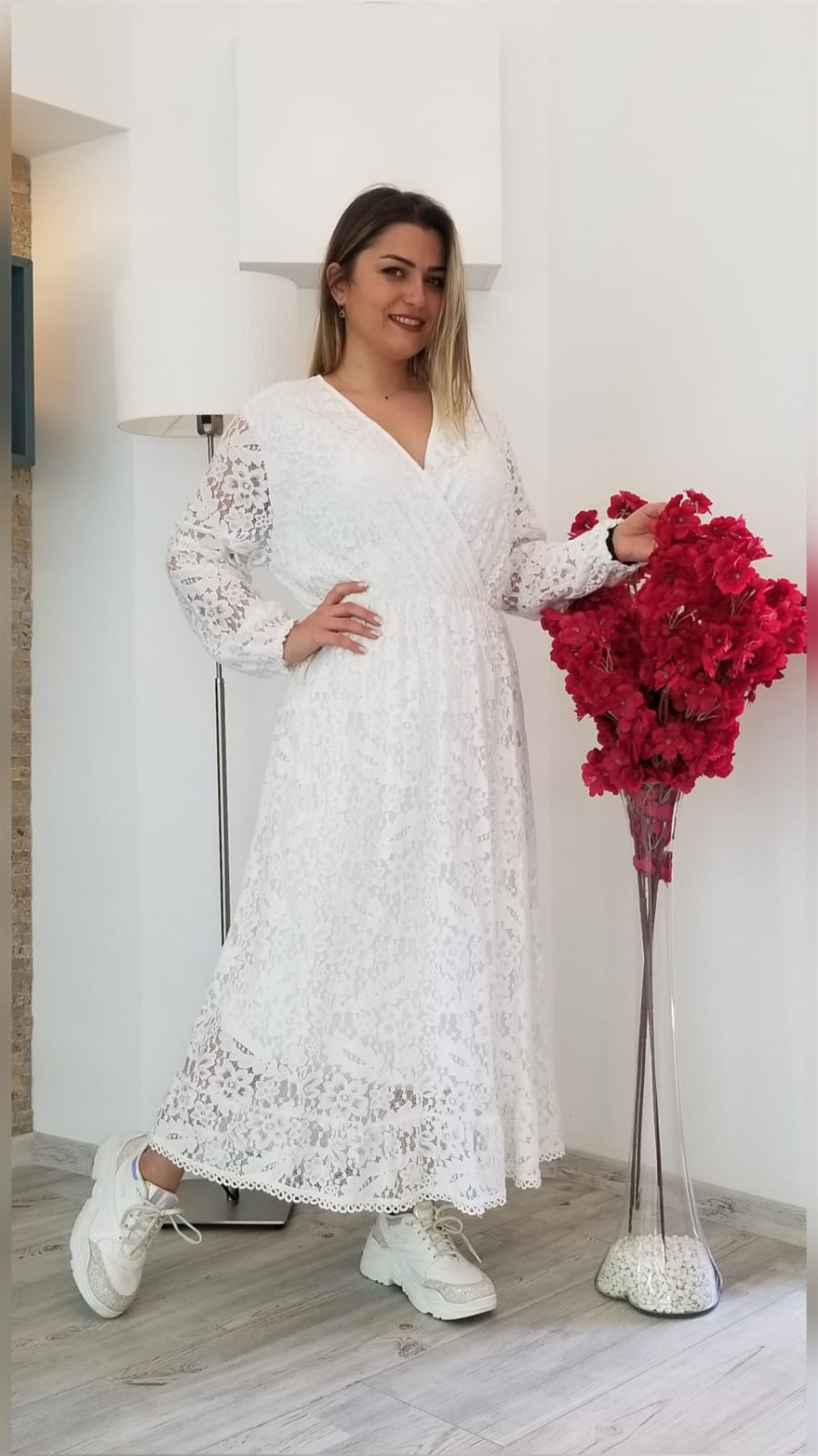 Beyaz İtalyan İçi Astarlı Dantel Elbise