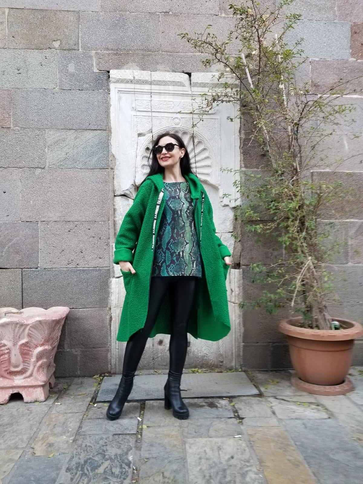 İtalyan Yün Buklet Çimen Yeşili Kapişonlu Cepli Kaban