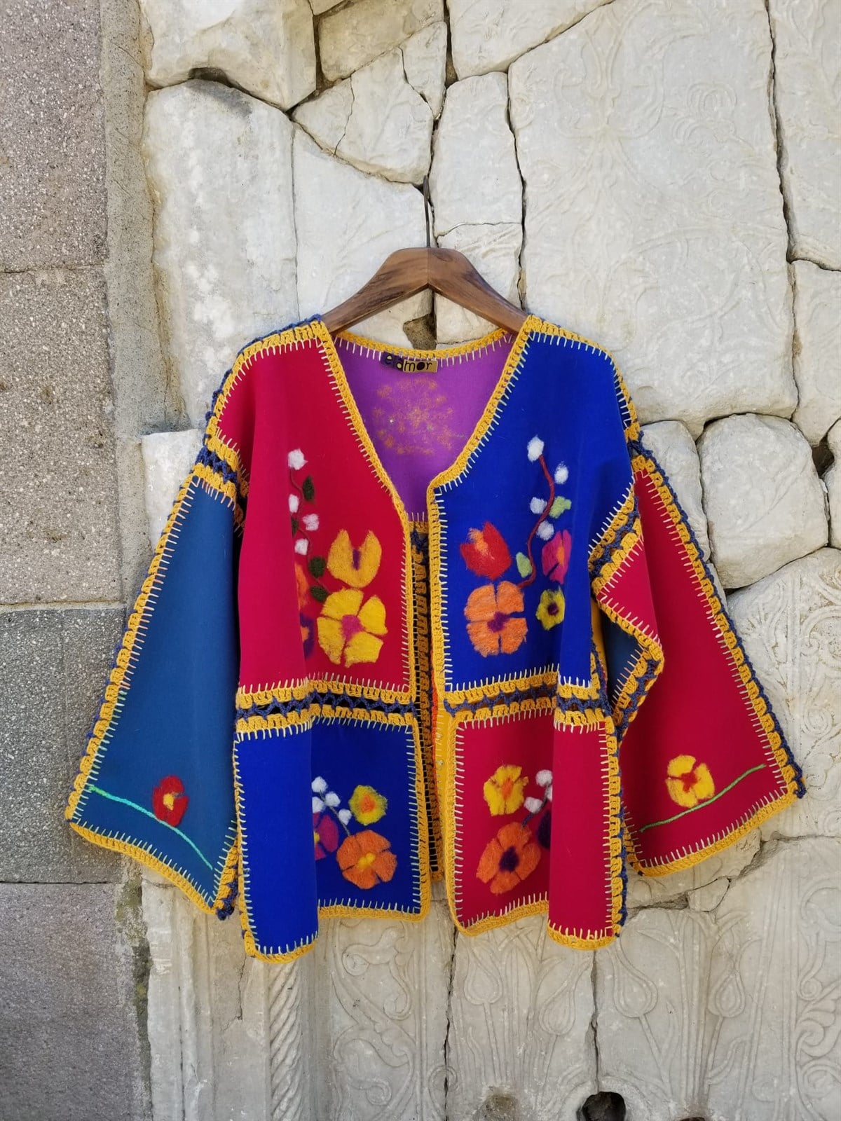 Kaşe Kumaş El İşi ve Keçe Detaylı Tasarım Hırka