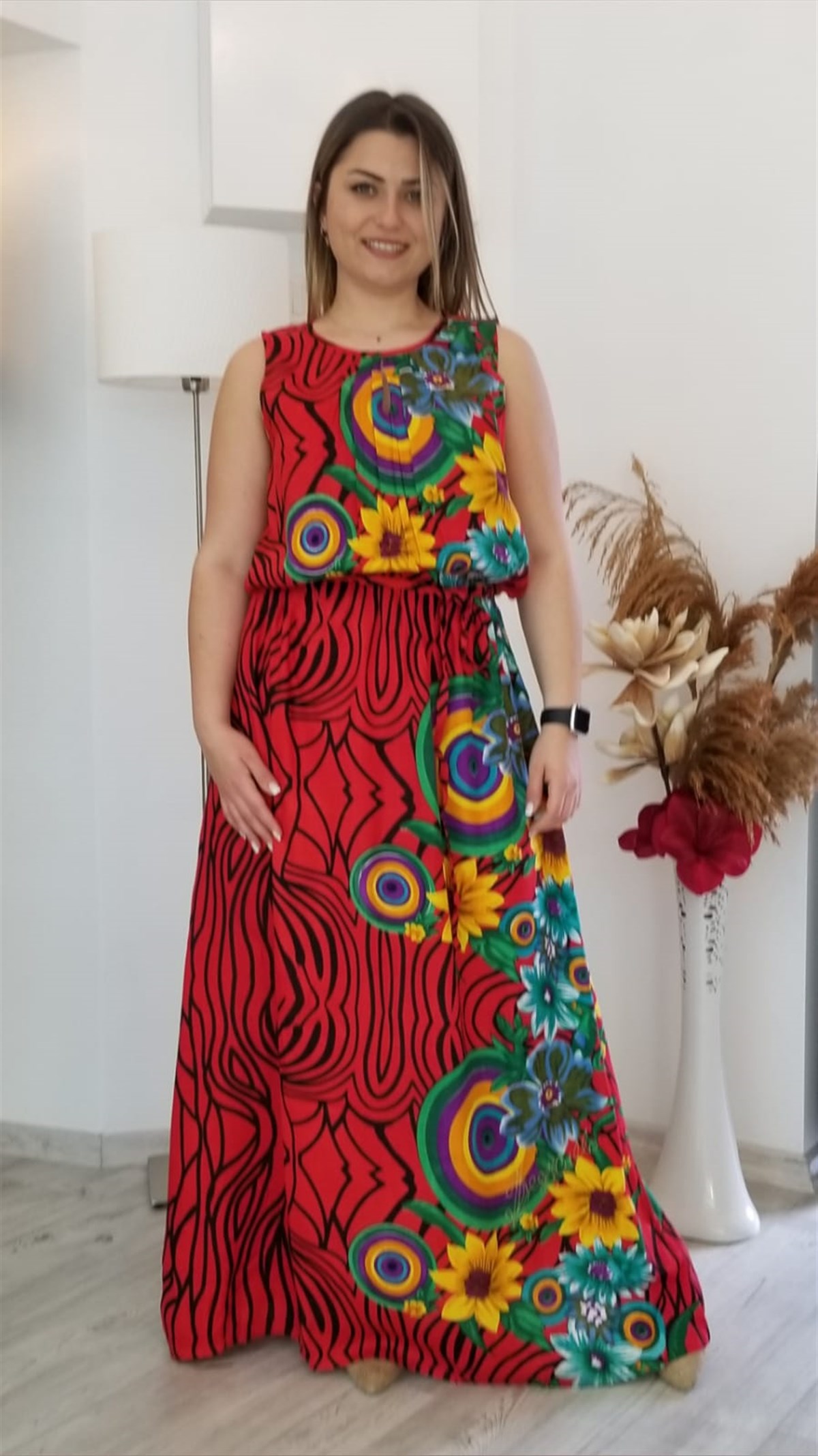 Kırmızı Çiçek Desenli Maxi Boy Elbise