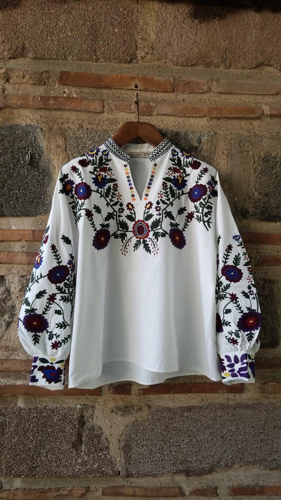 Pamuklu Makina Nakış Bluz