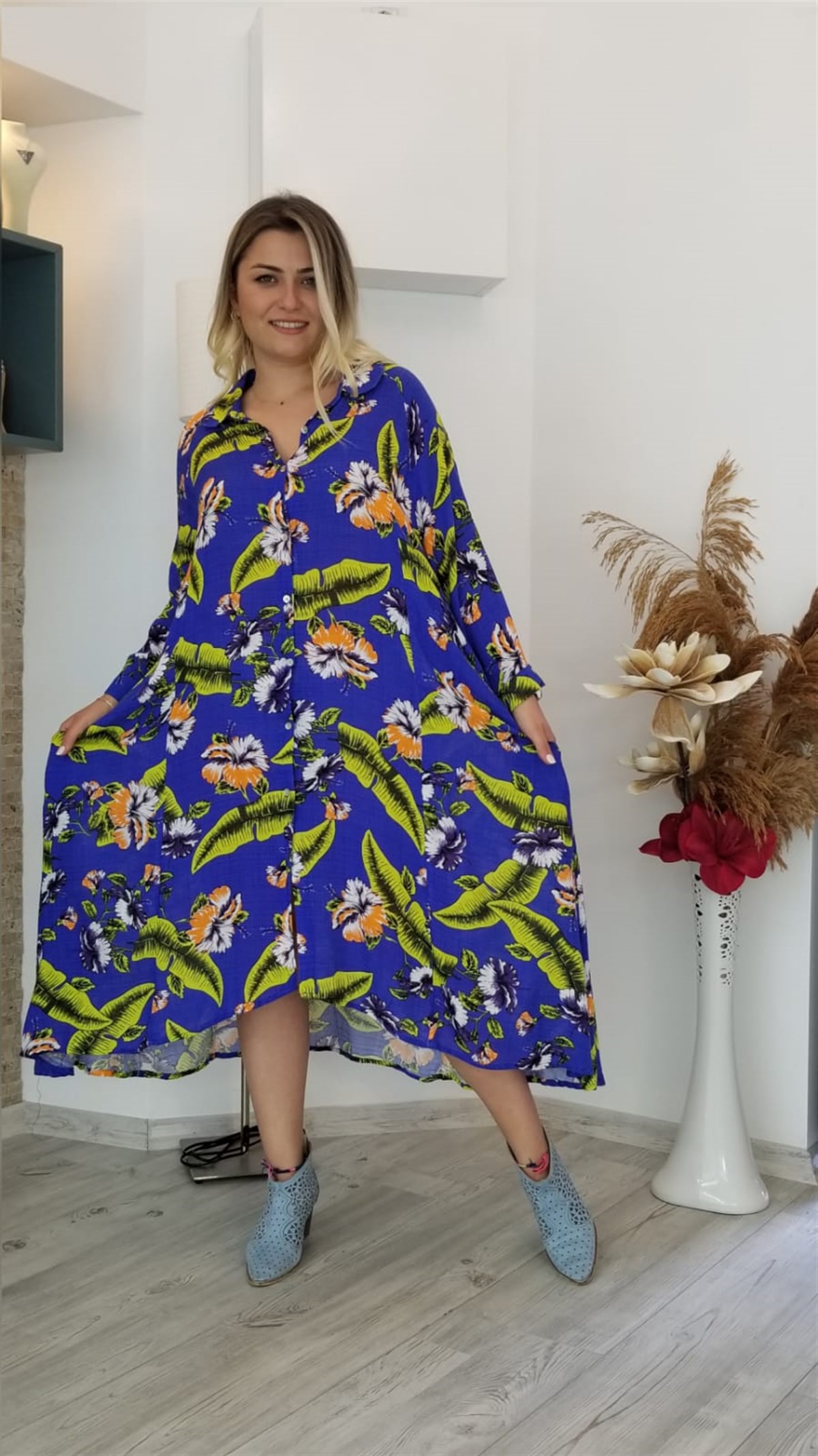 Saks Mavi Önü Ful Düğmeli Asimetrik Gömlek Elbise