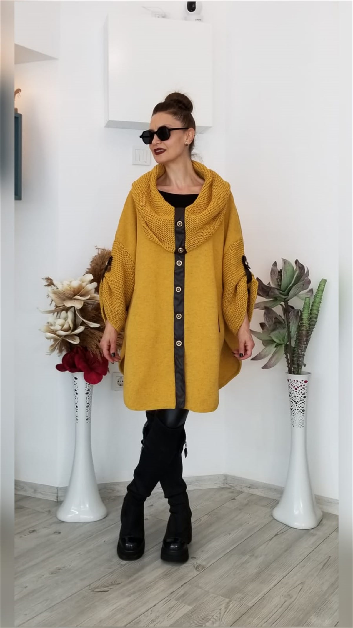 Sarı Deri Detaylı Panço Tarzı Ceket