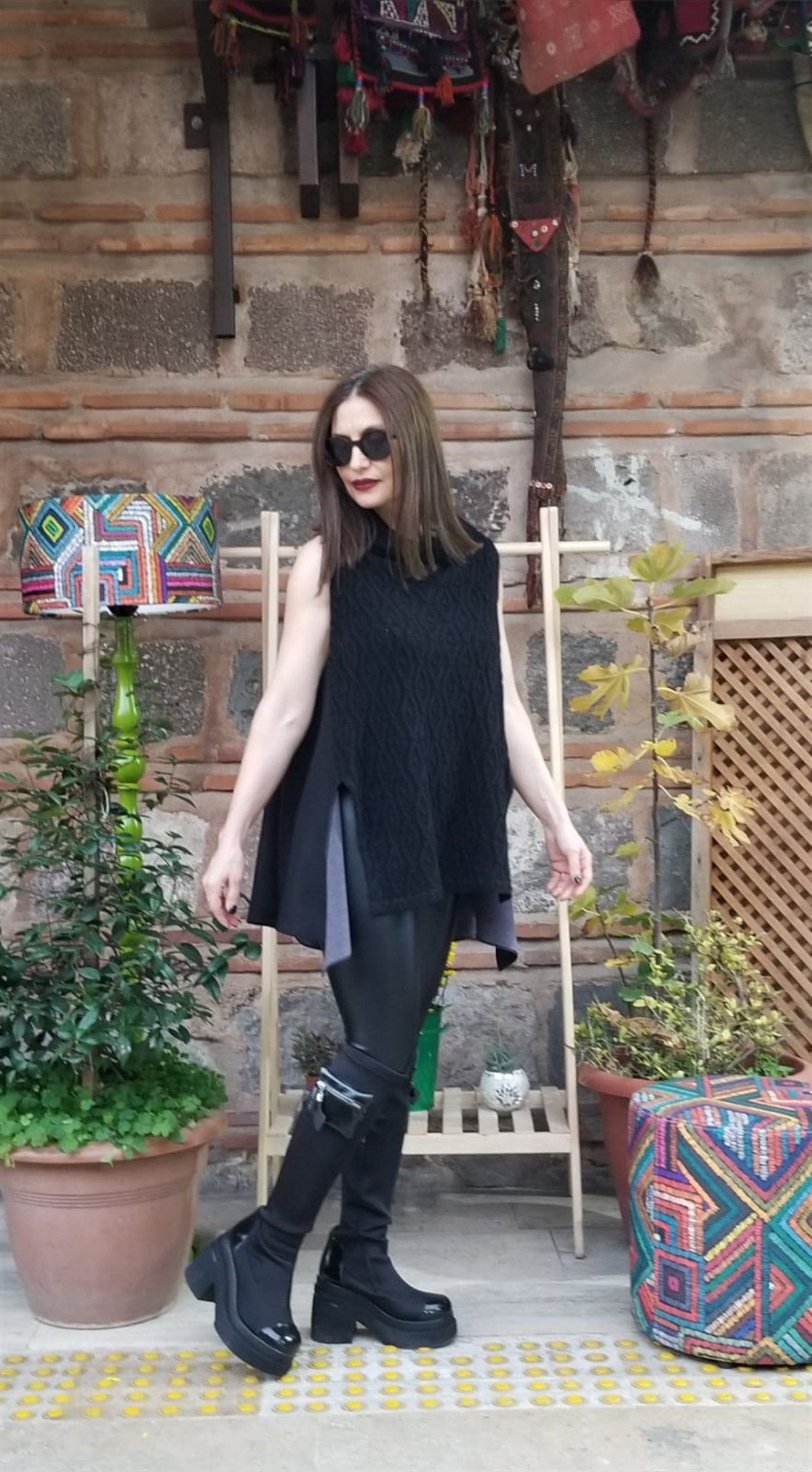 Siyah Ön Triko Arka Kaşe Detaylı Bluz