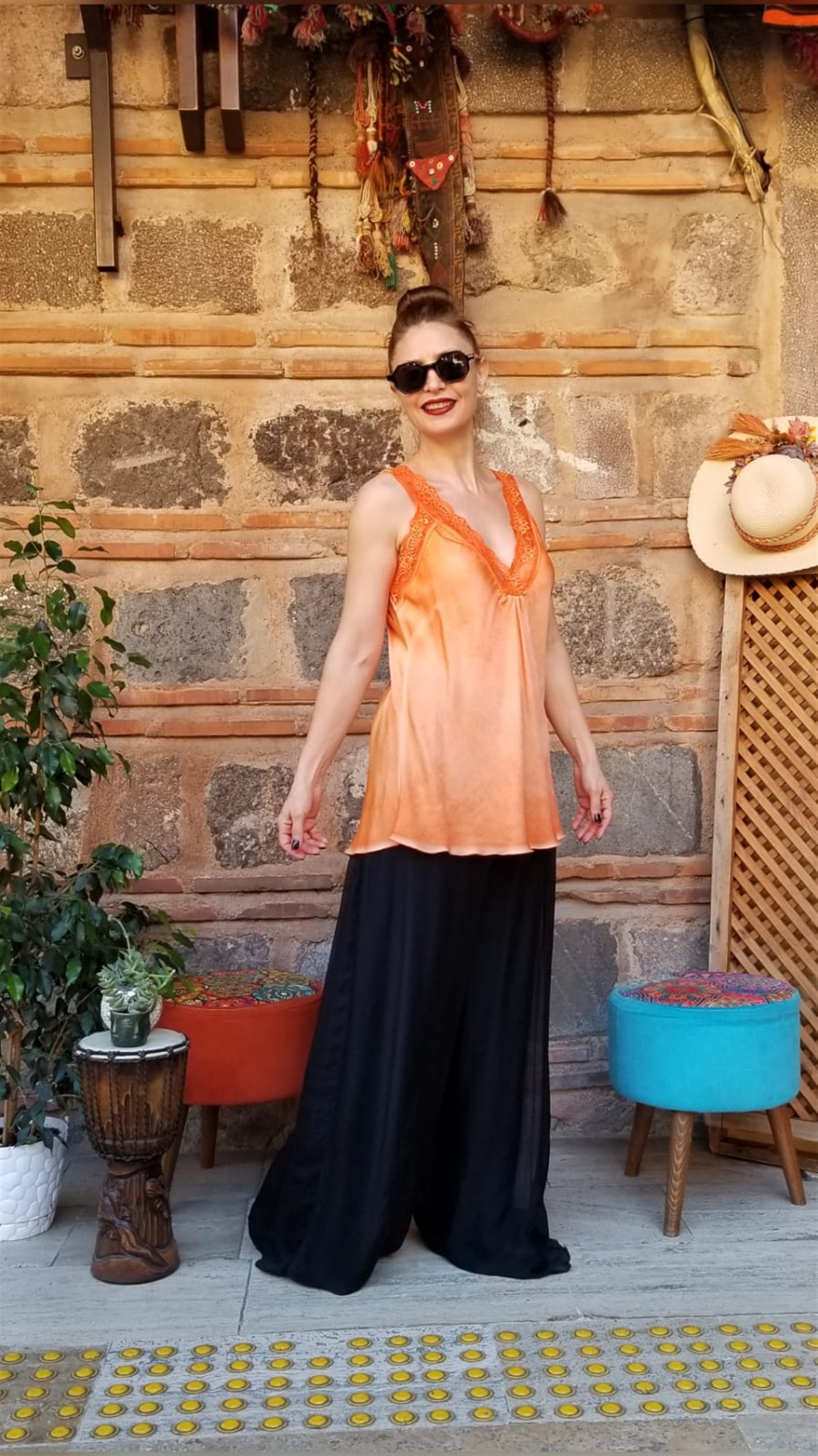 Turuncu Rengi Dantel Detaylı Bluz