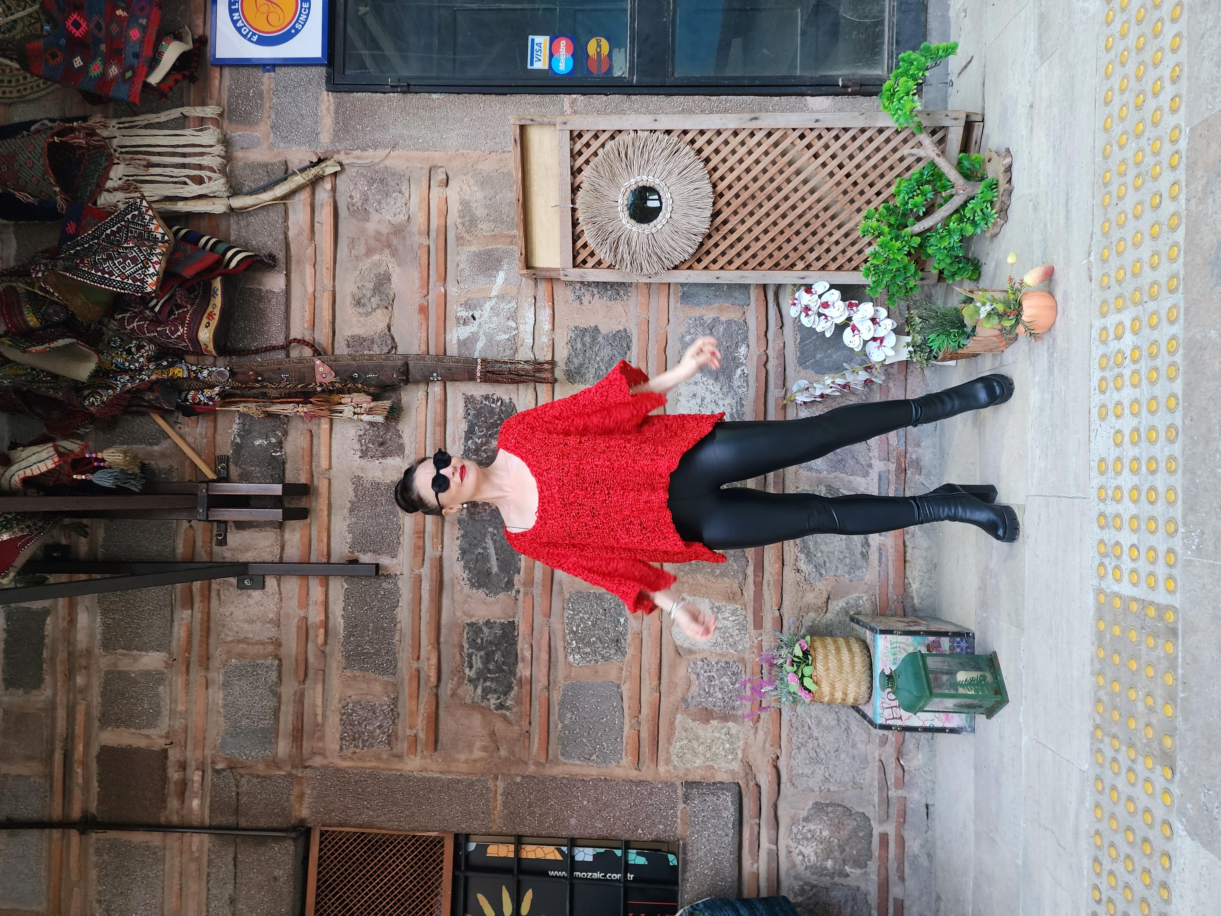  Koton ve Akrilik Karışımı Makina Örme Kırmızı Kazak