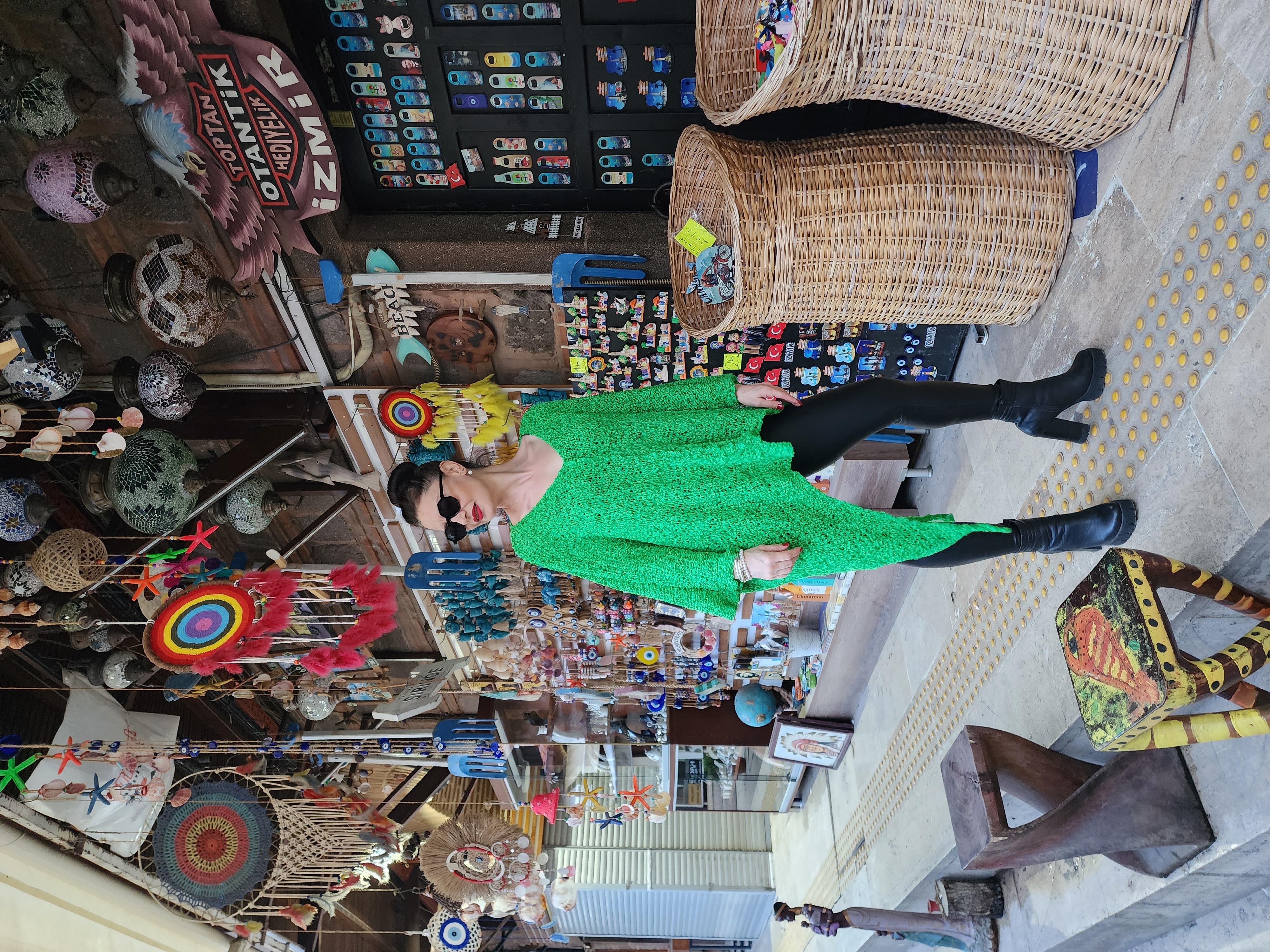 Asimetrik Koton ve Akrilik Karışımı Makina Örme Yeşil Kazak