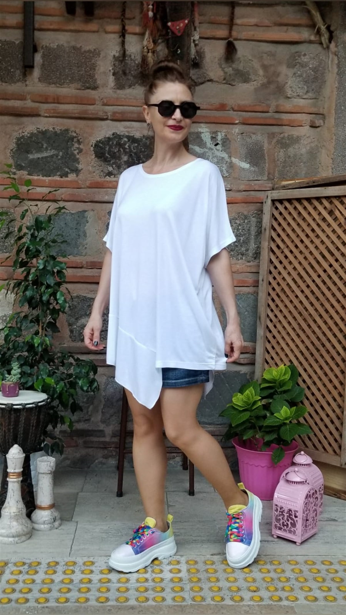 Beyaz Asimetrik Bluz