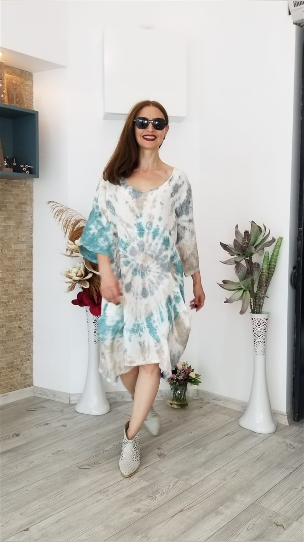 Beyaz Batik Desenli Keten Elbise