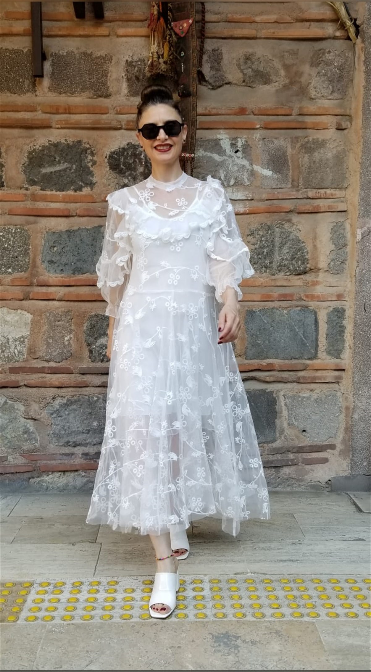 Beyaz İçi Astarlı Tül Elbise