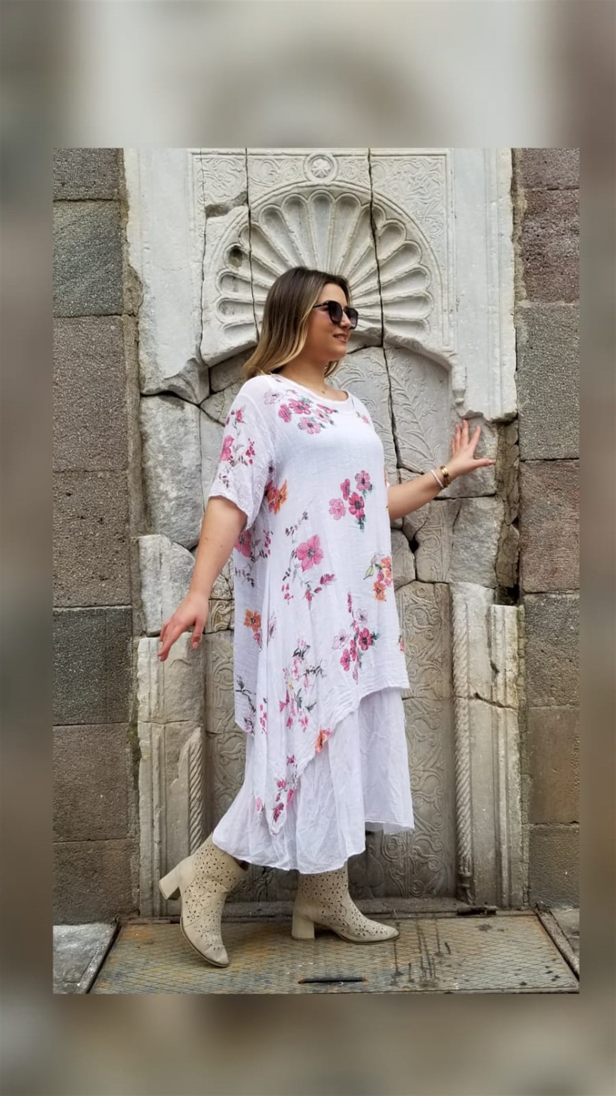 Beyaz Pembe Çİçekli İçi Astarlı Elbise