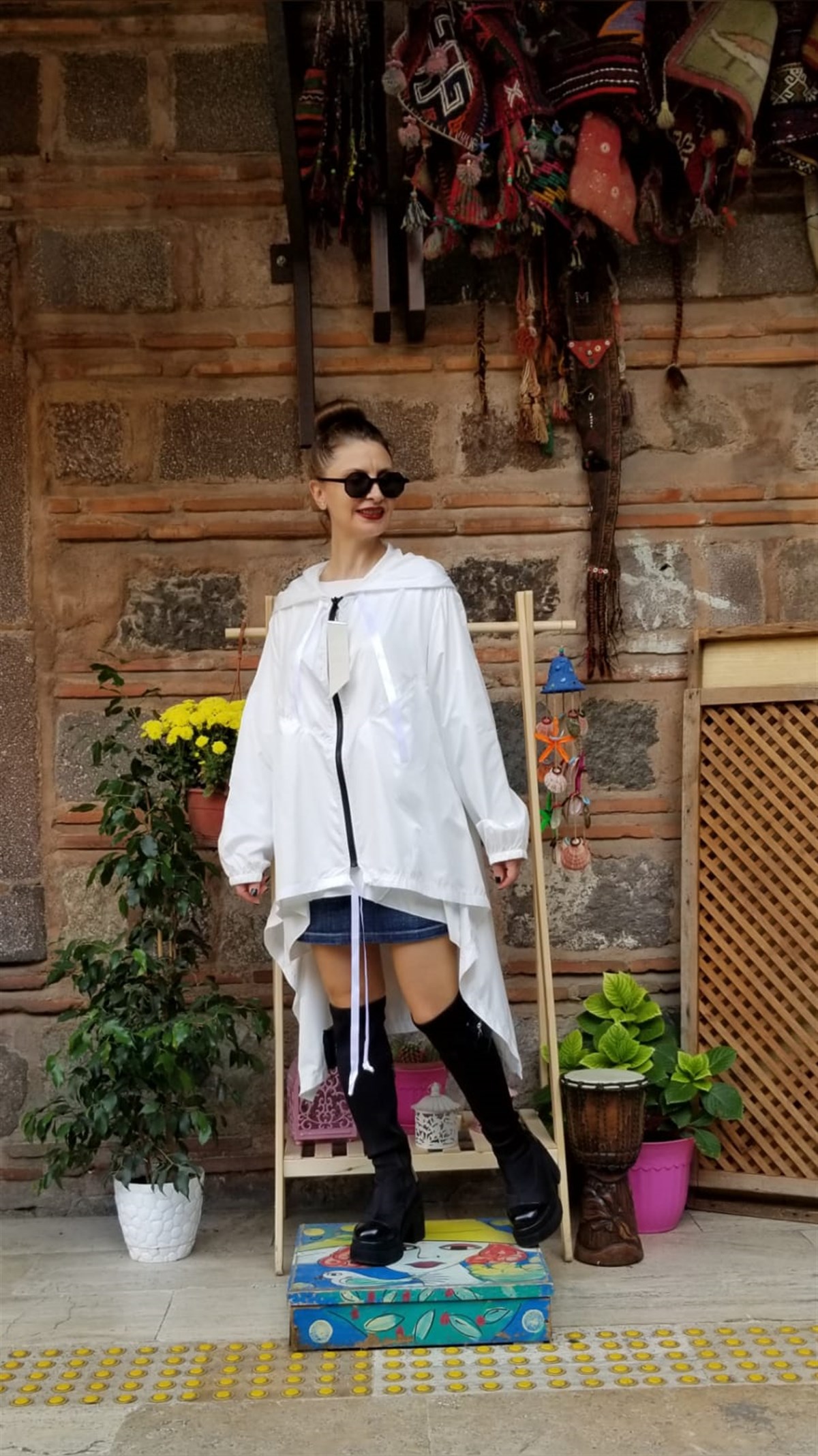 Beyaz Tafetta Kumaş Trençkot
