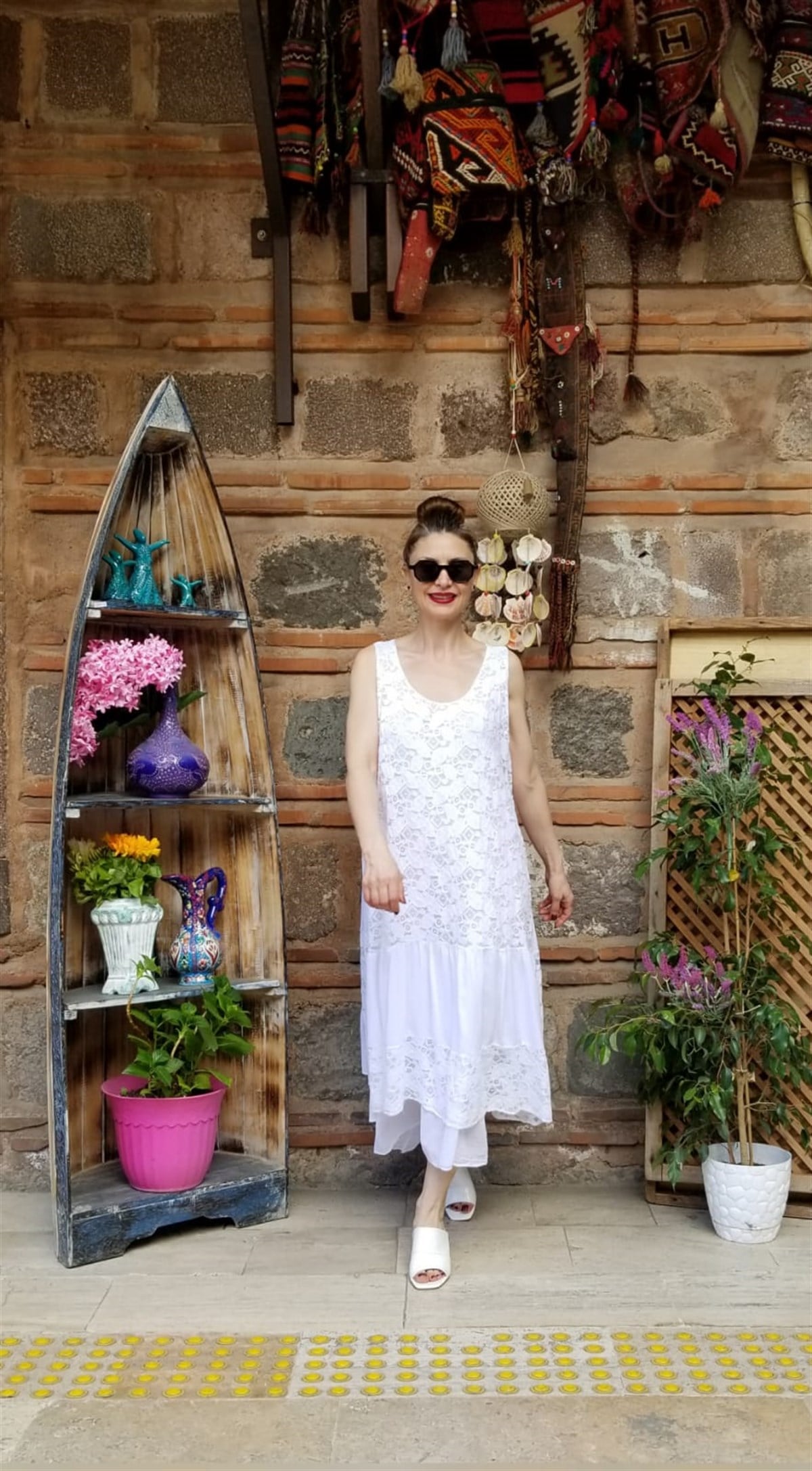 Dantelli Beyaz İçi Astarlı Elbise