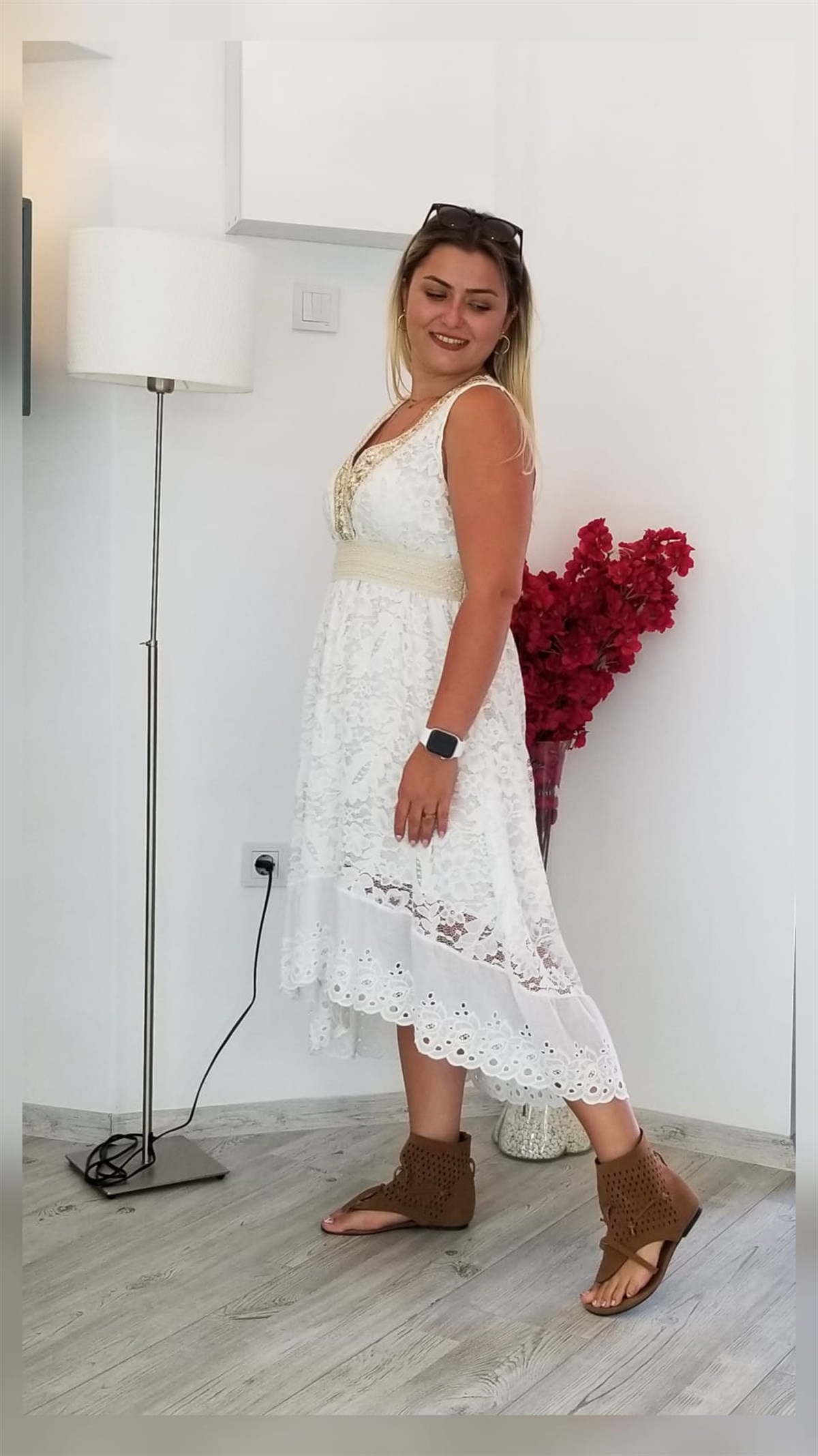 Ekru İtalyan Dantel Kumaş İçi Astarlı Elbise