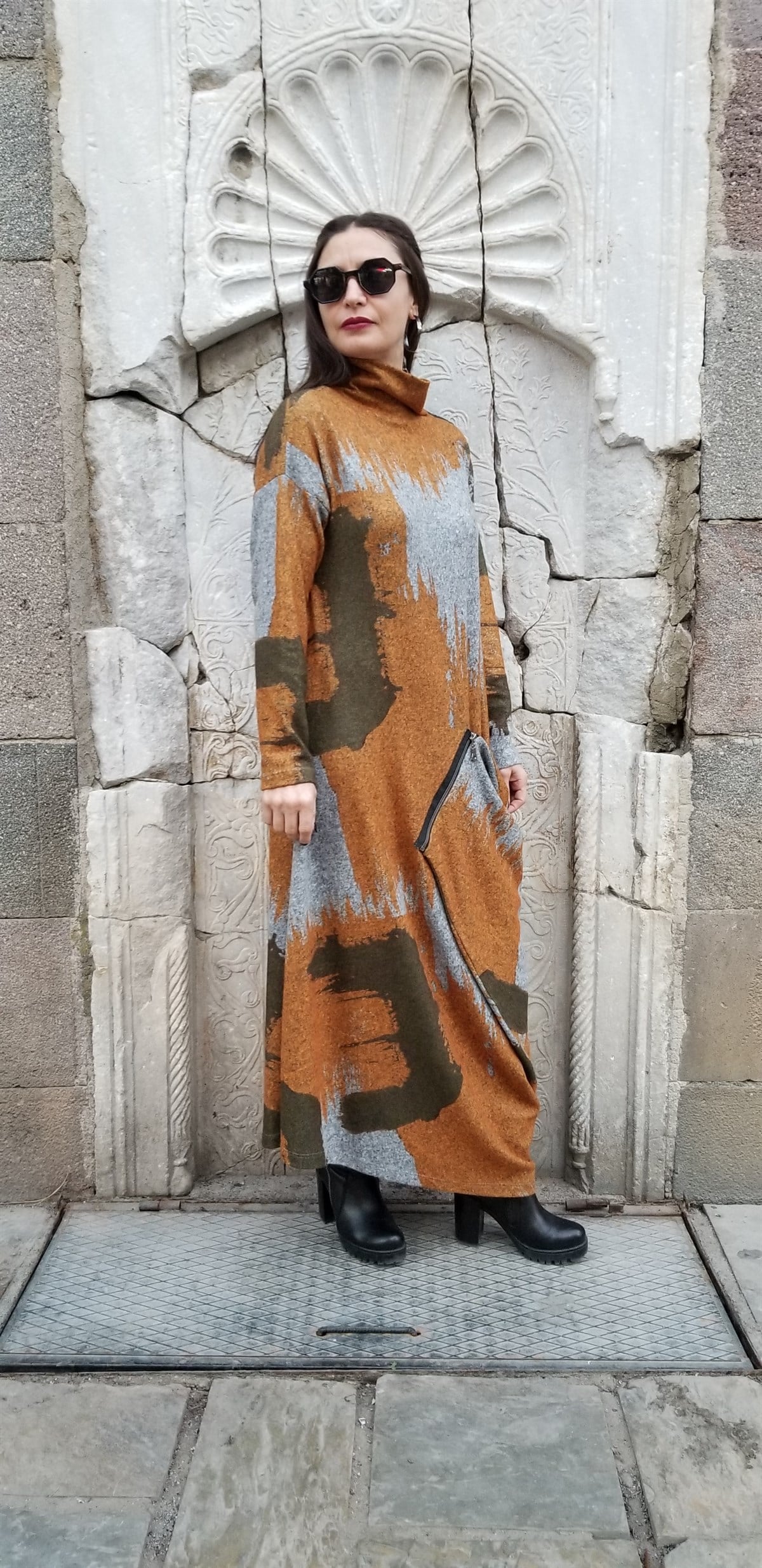 Fermuarlı Boğazlı  Asimetrik Elbise