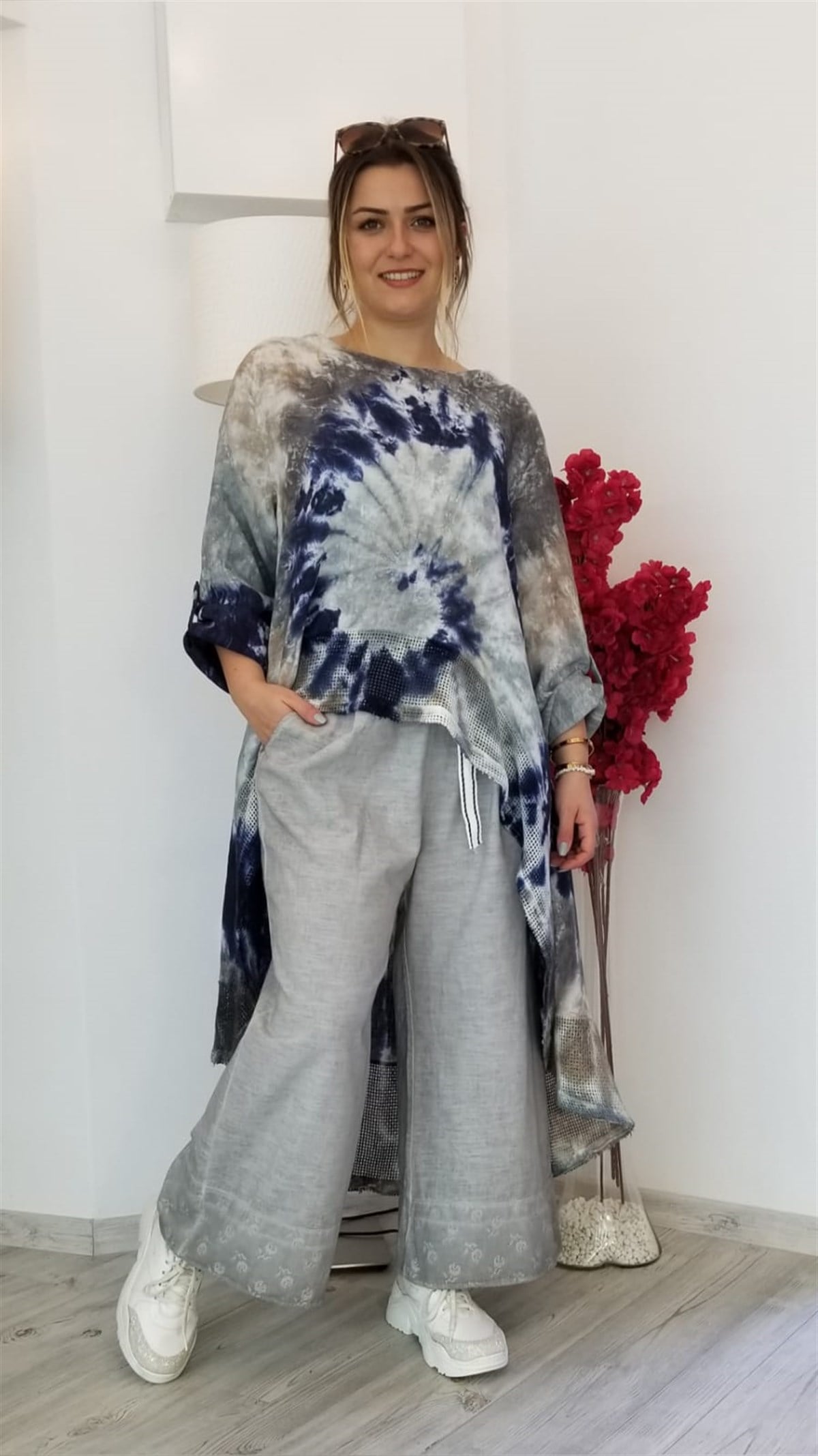 Gri Beli Lastikli Cepli Paca Kısmı Dantelli Pantolon 