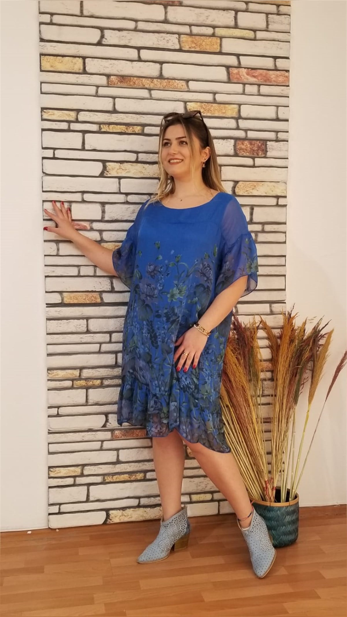 İtalyan İpek Kumaş İçi Astarlı Belinde Kuşağı Mevcut Elbise