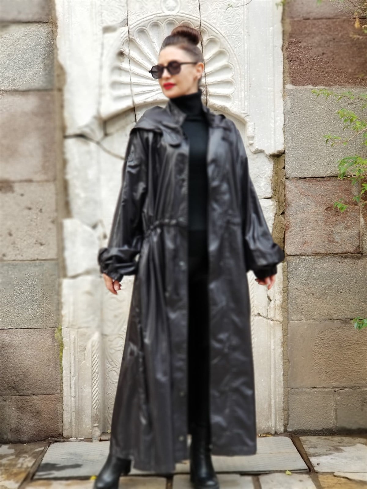 İtalyan Siyah Yağmurluk Kapişonlu