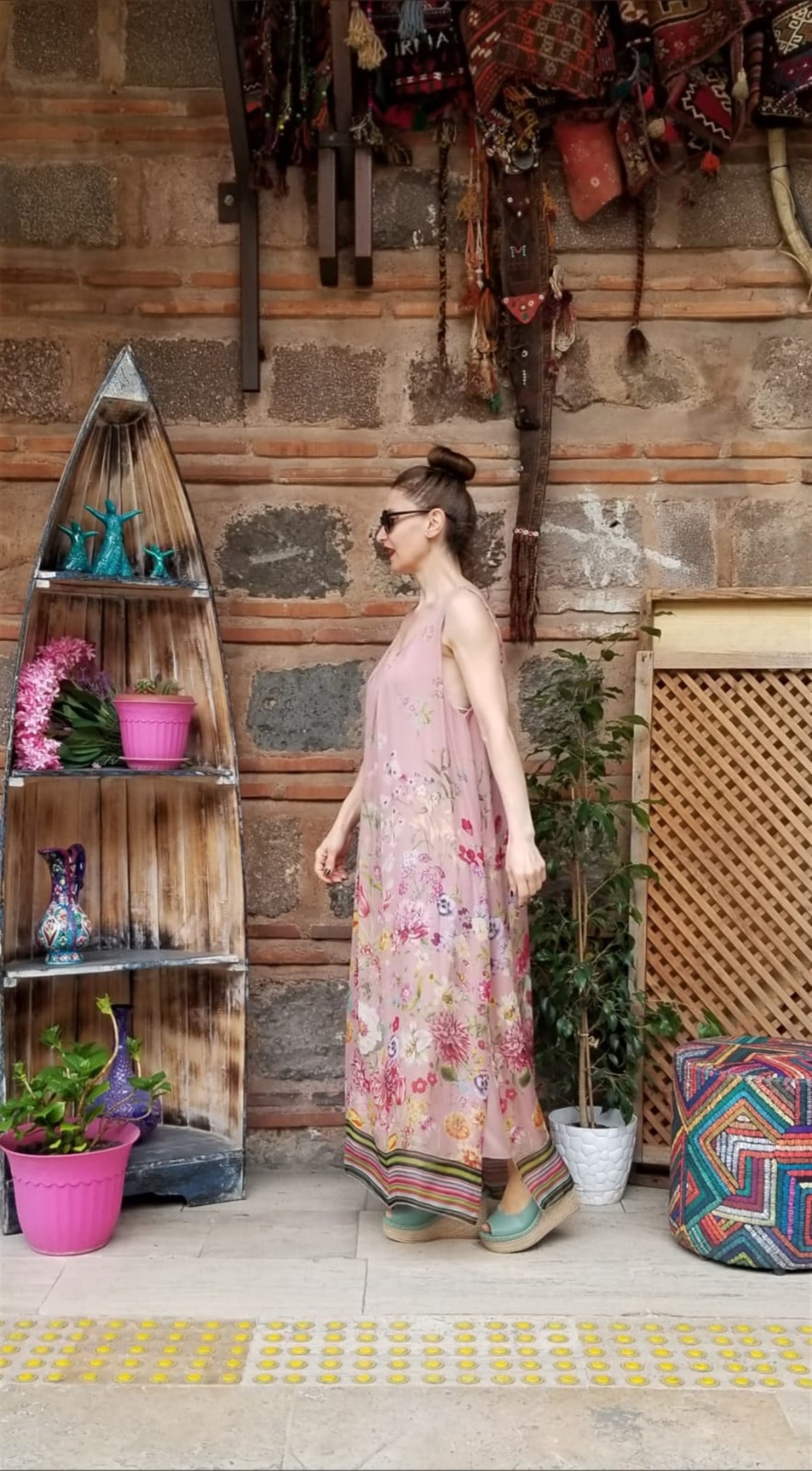 İtalyan Toz Pembe Çiçekli Elbise