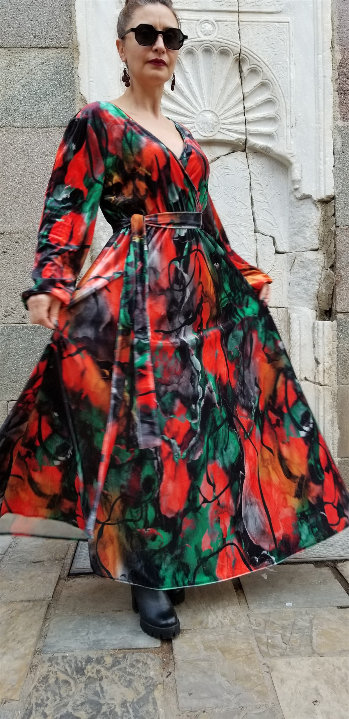 Kadife Desenli Elbise