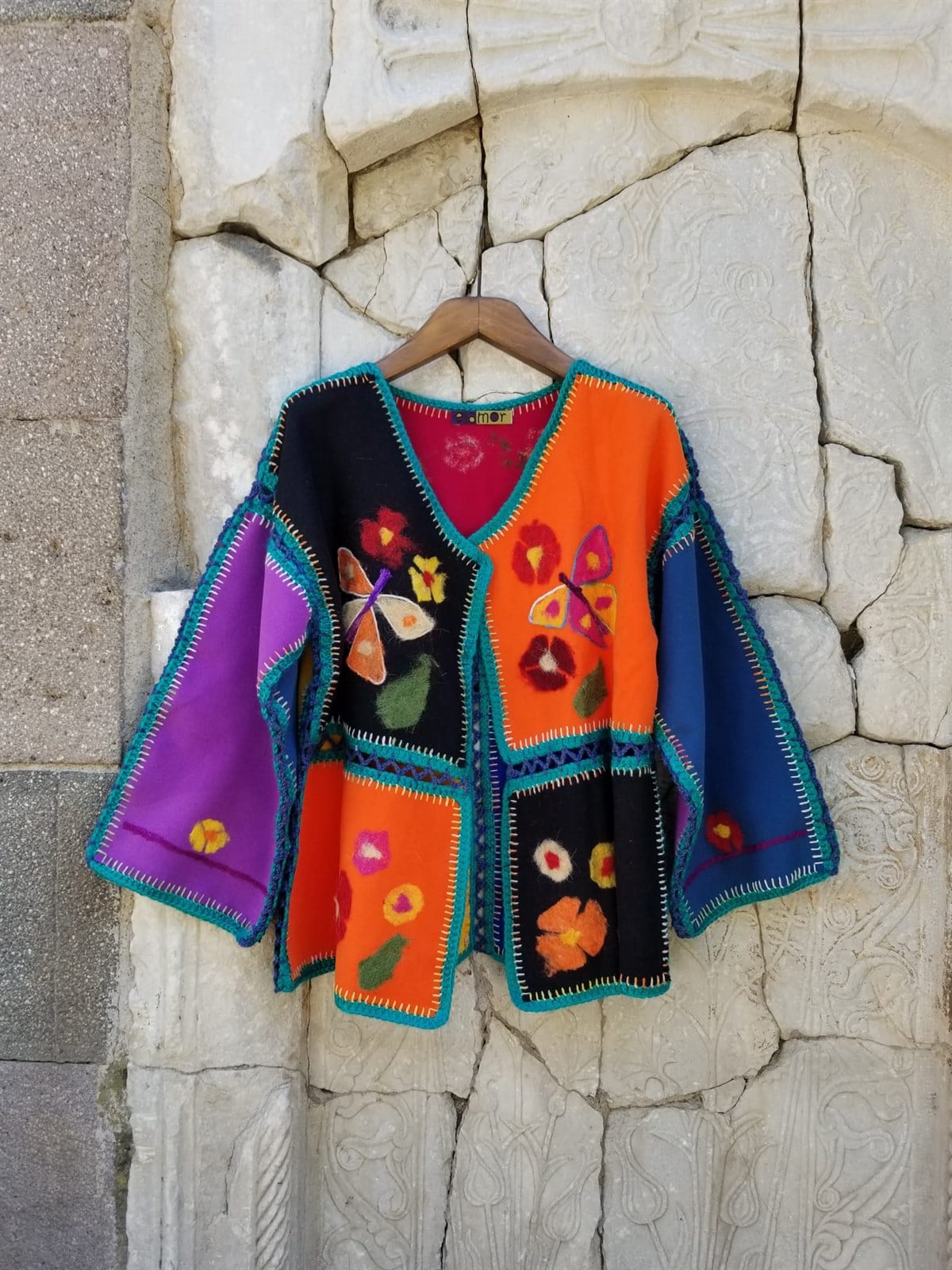 Kaşe Kumaş El İşi ve Keçe Detaylı Tasarım Hırka