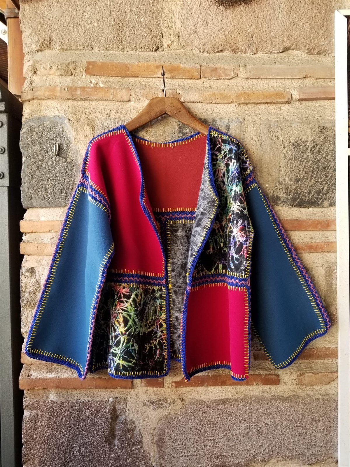 Kaşe Kumaş El İşi ve Keçe Detaylı Tasarım Hırka