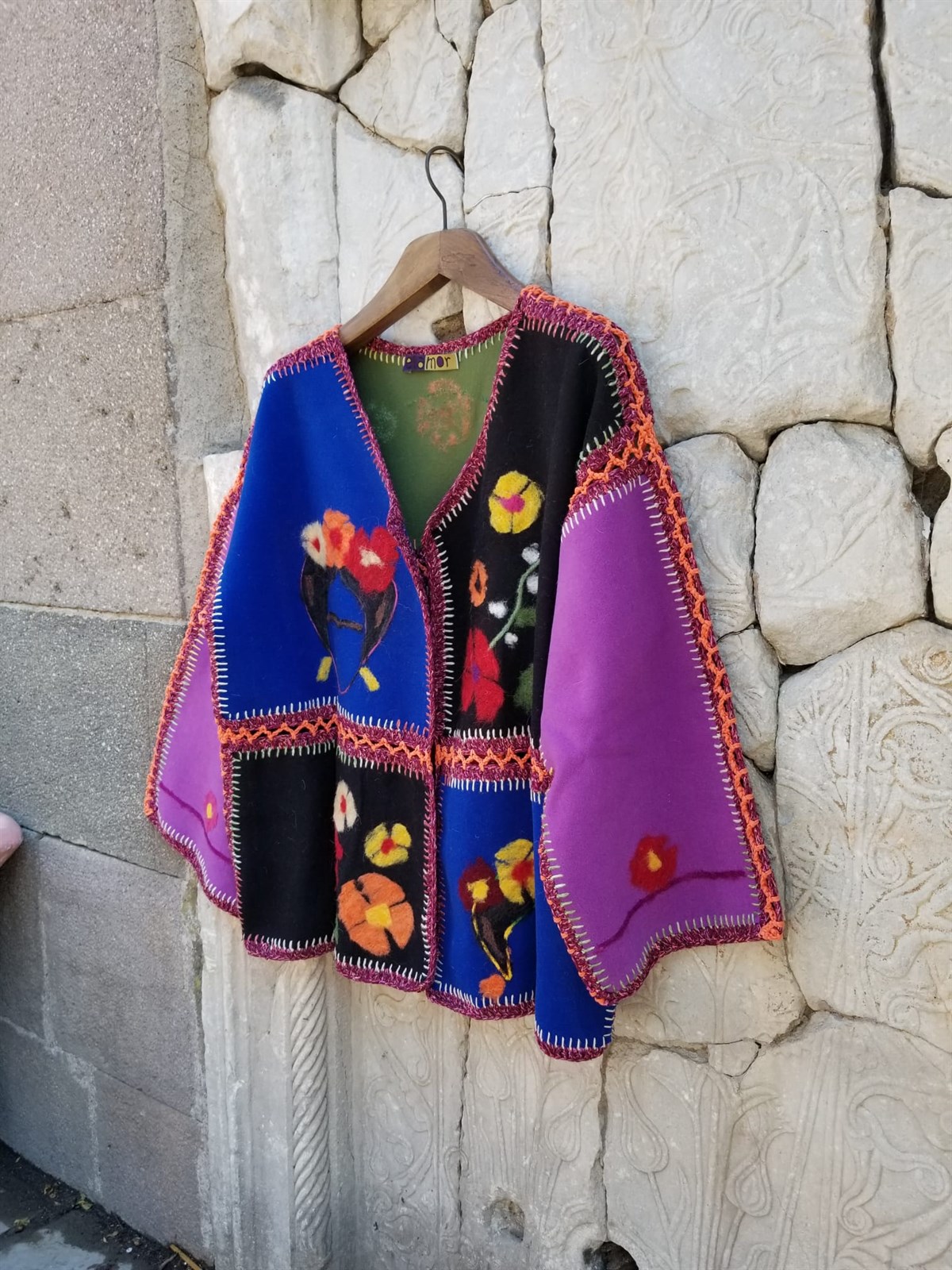 Kaşe Kumaş El İşi ve Keçe Detaylı Tasarım Hırka