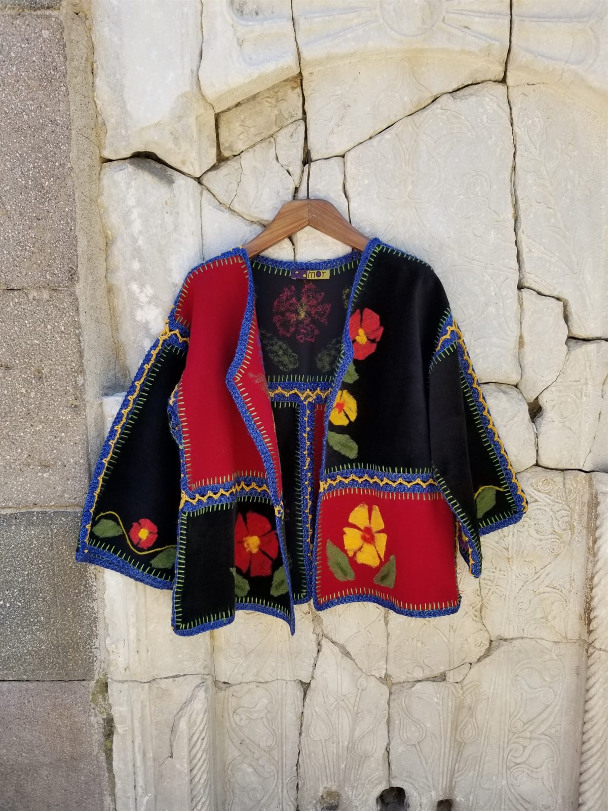 Kaşe Kumaş El İşi ve Keçe Detaylı Tasarım Hırka