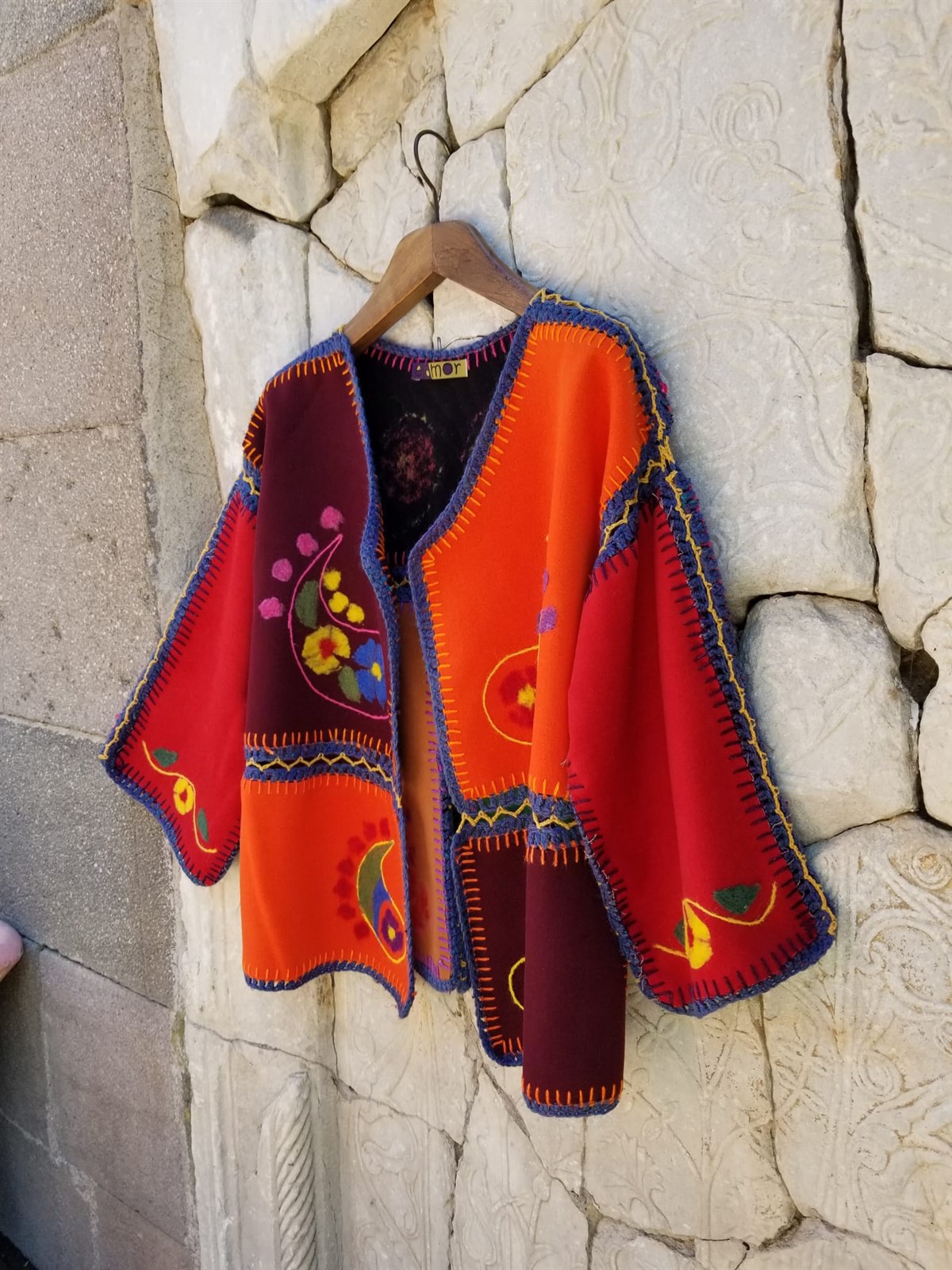 Kaşe Kumaş El İşi ve Keçe Detaylı Tasarım Hırka