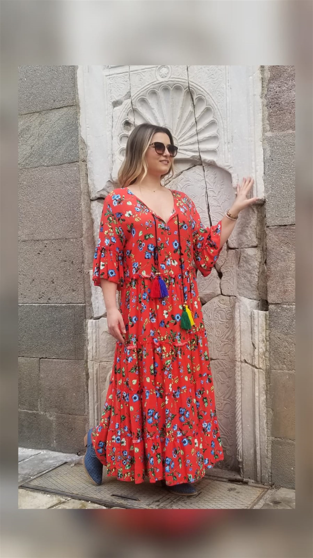 Kırmızı Siyah Çiçek Desenli Ponponlu Salaş Elbise