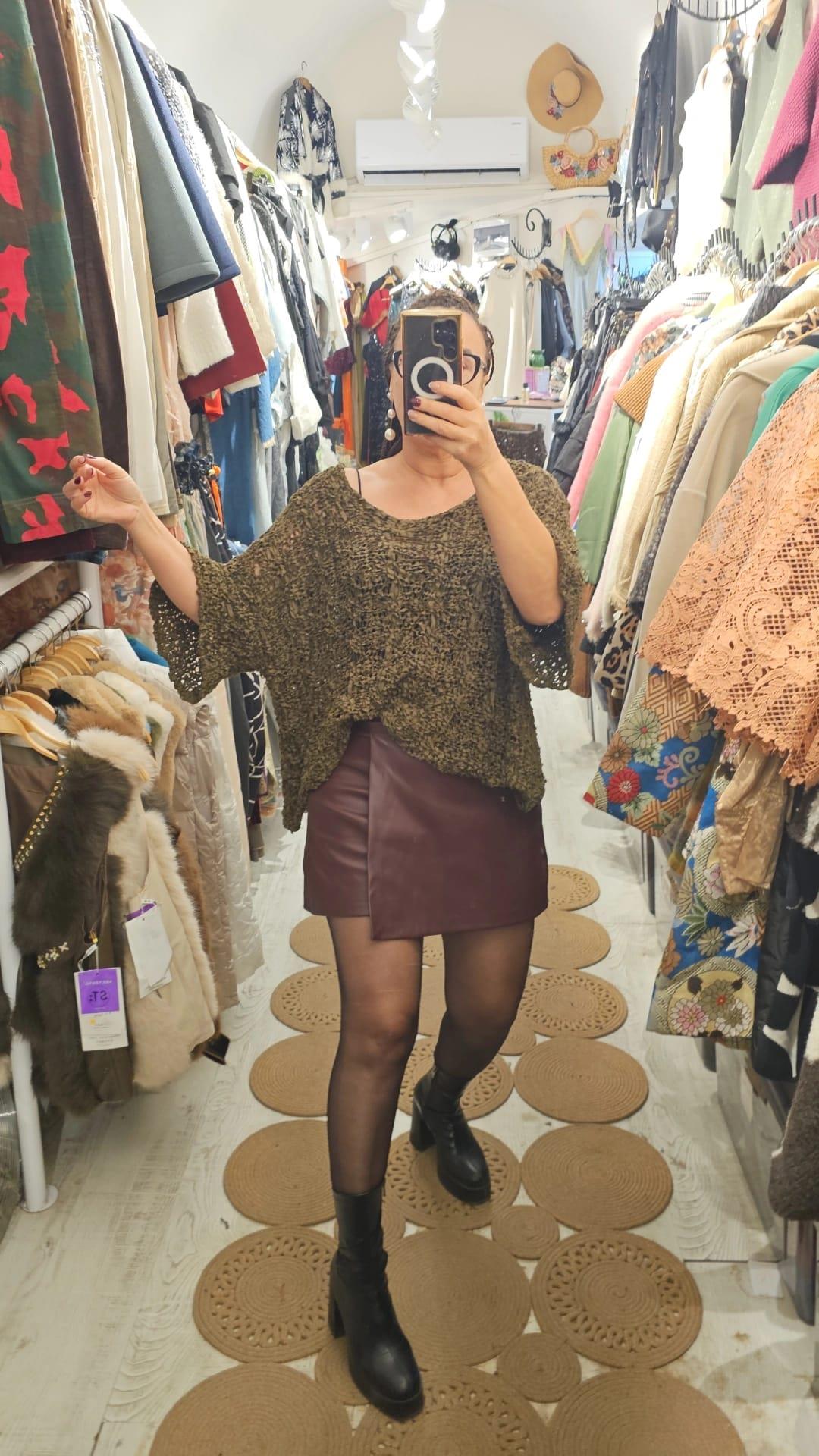 Koton ve akrilik karışımı makina örme kazak