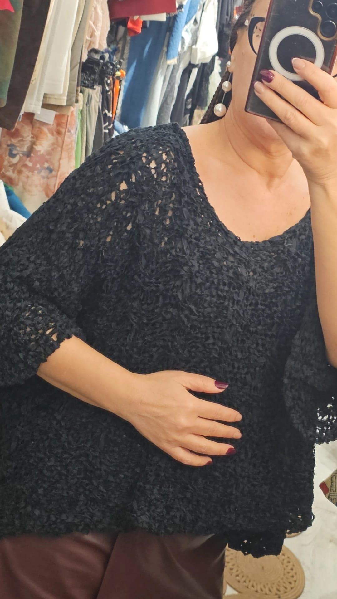 Koton ve akrilik karışımı makina örme kazak