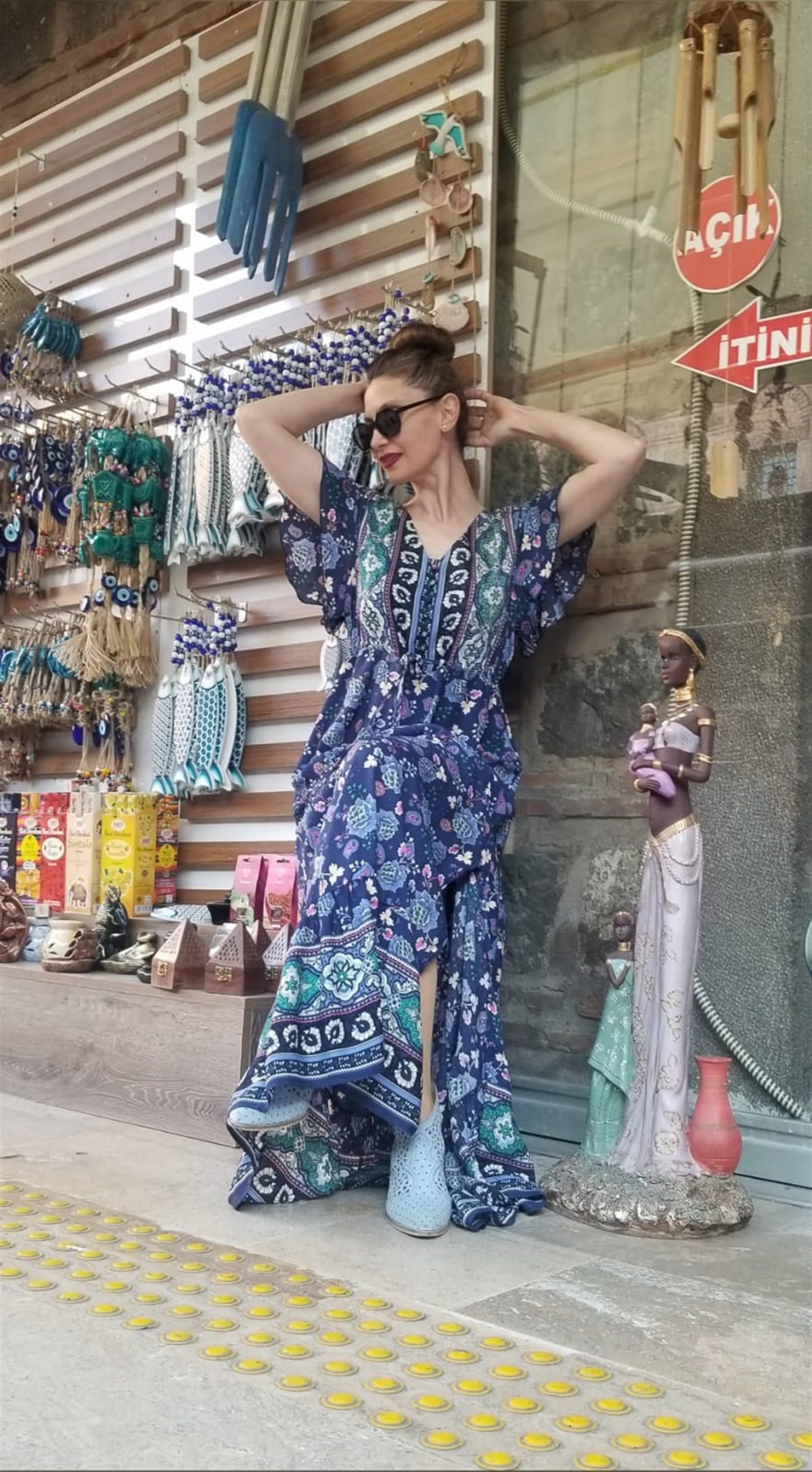 Lacivert Etnik Desen Yandan Yırtmaçlı Uzun Elbise