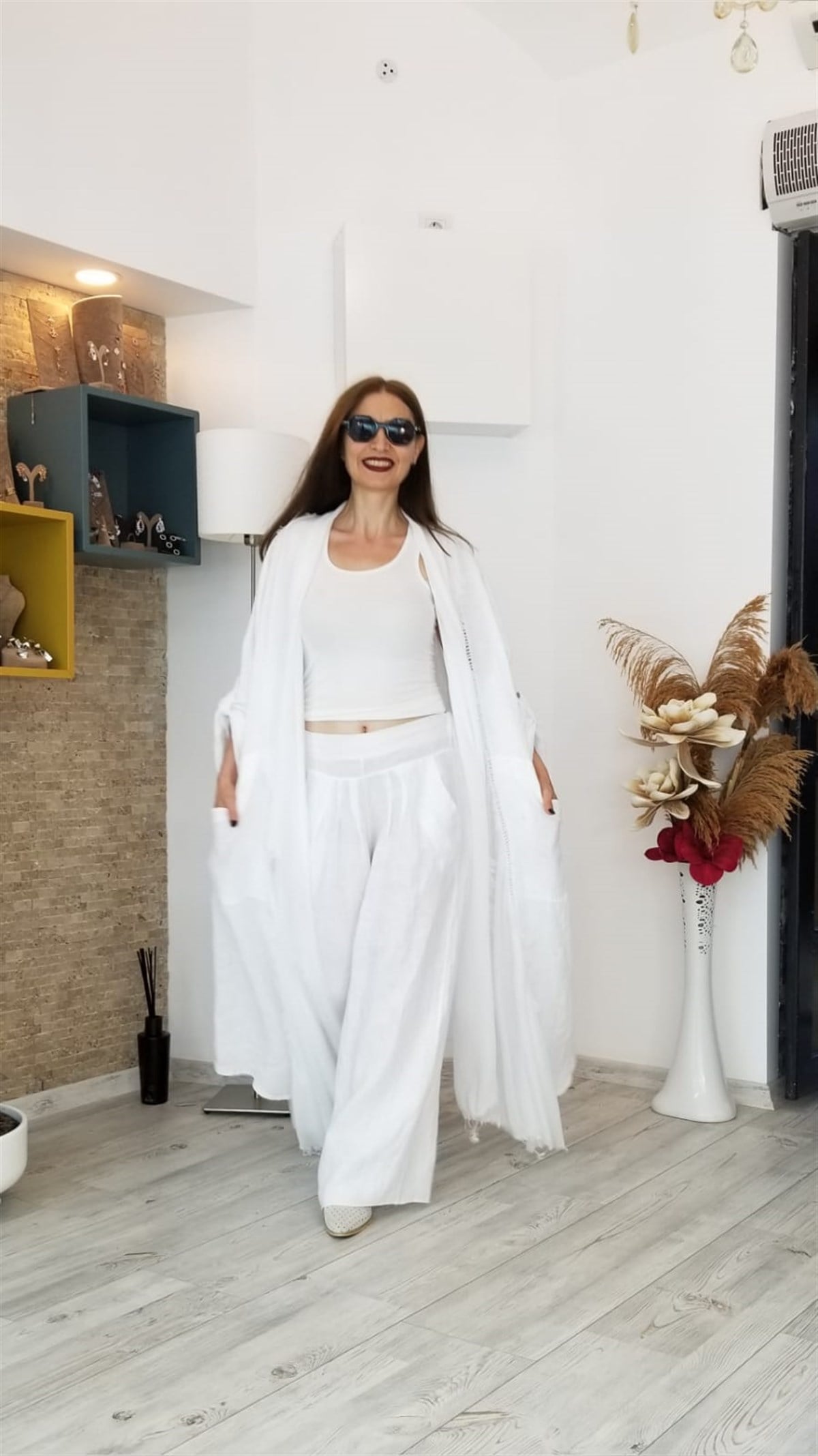 Beyaz İtalyan Keten Kumaş Ön Detayı Wual İnce Keten