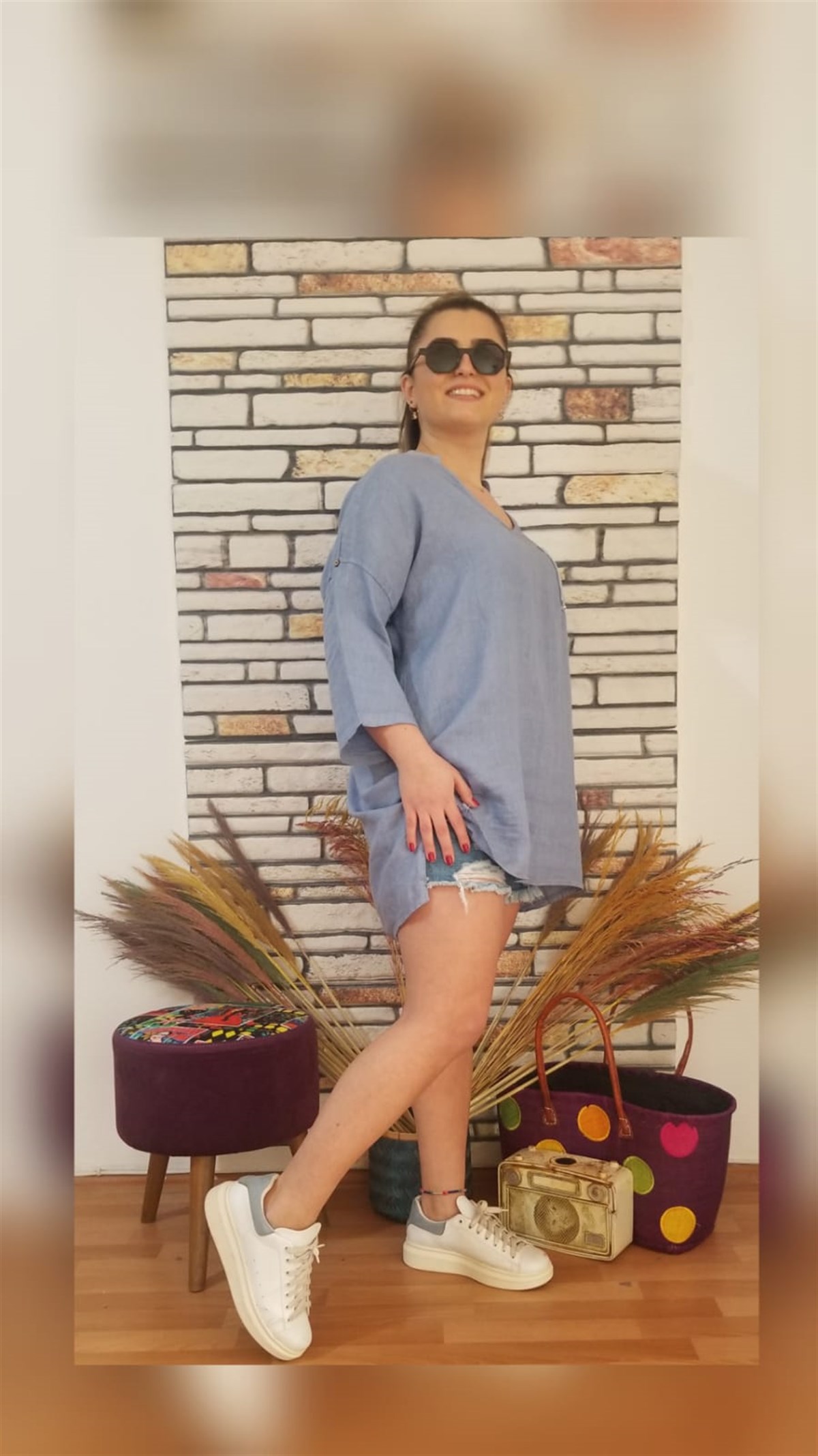 Mavi Ön Çep Detaylı Pul Palet İnçi İşlemeli Keten Bluz