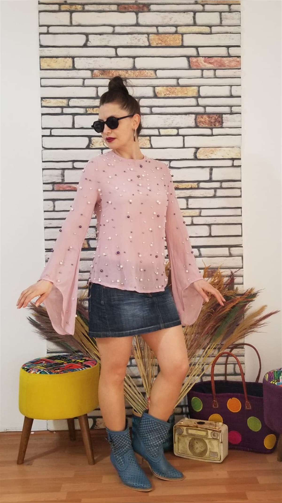 Pembe El İşi İşlemeli Moss Krep Kumaş Bluz