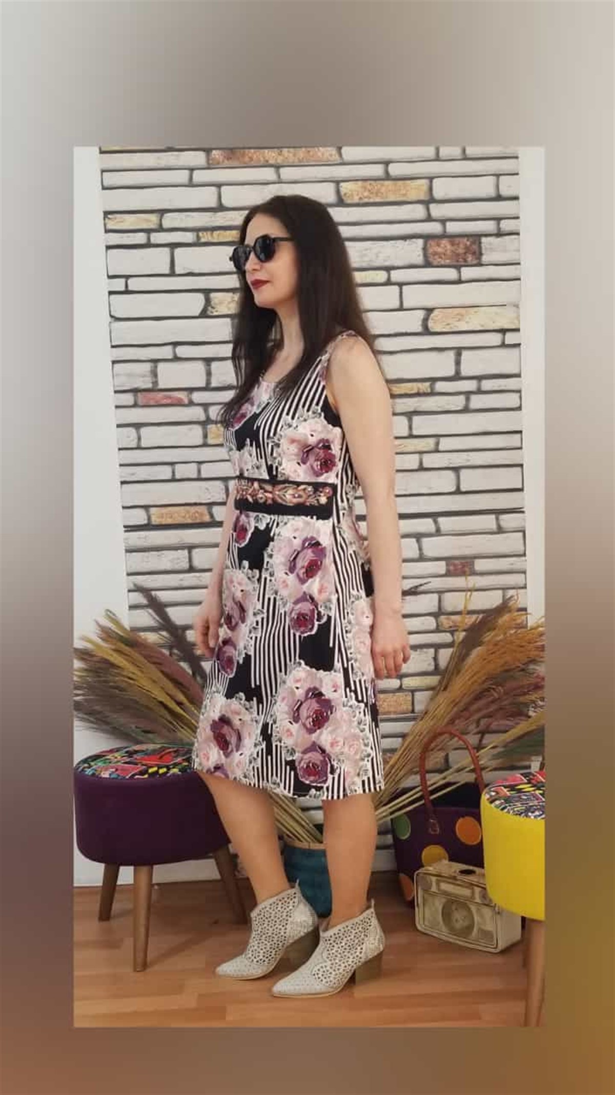 Renkli Bel Kısmı Nakışlı Özel  Üretim Kalem Elbise