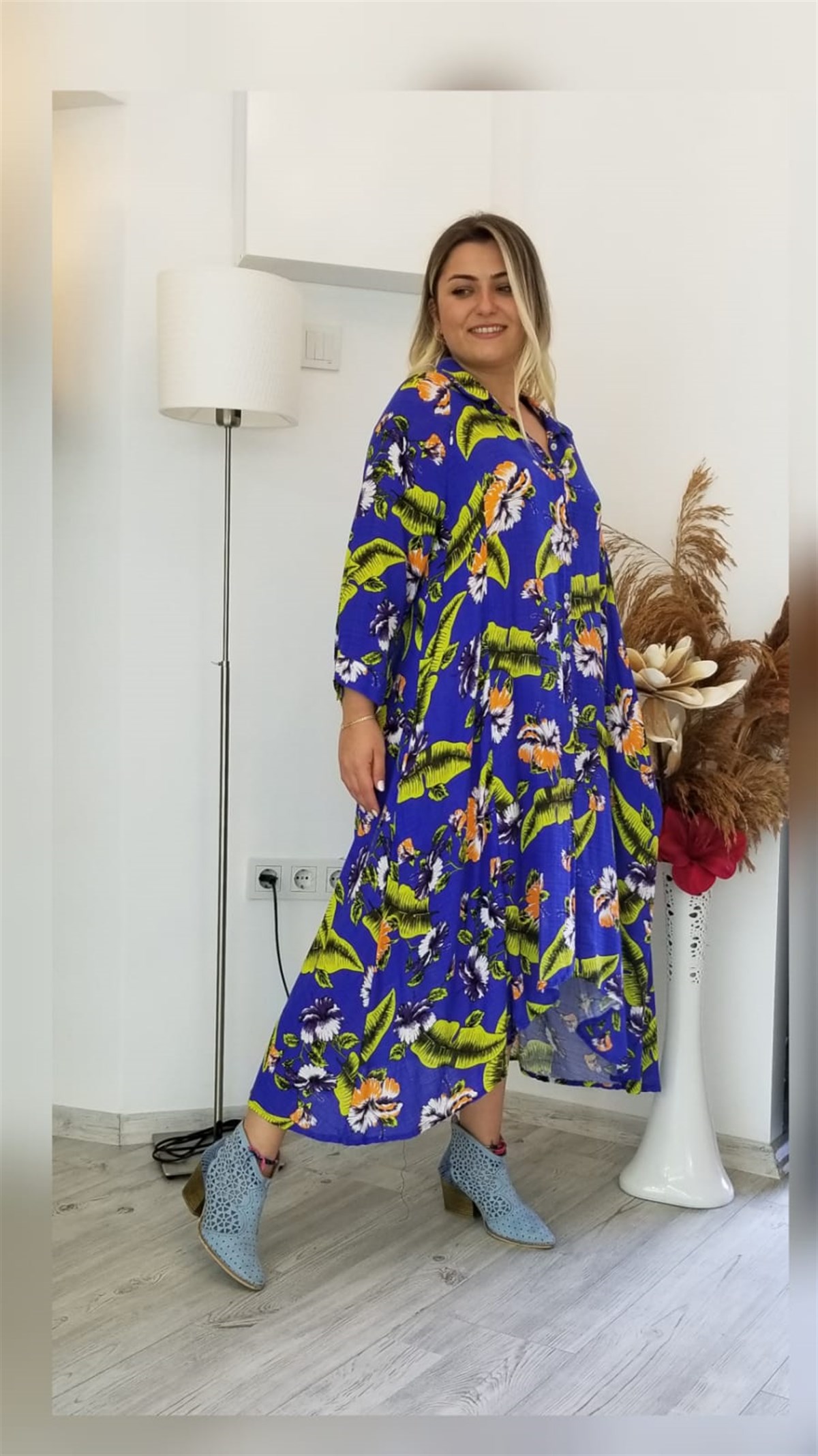 Saks Mavi Önü Ful Düğmeli Asimetrik Gömlek Elbise